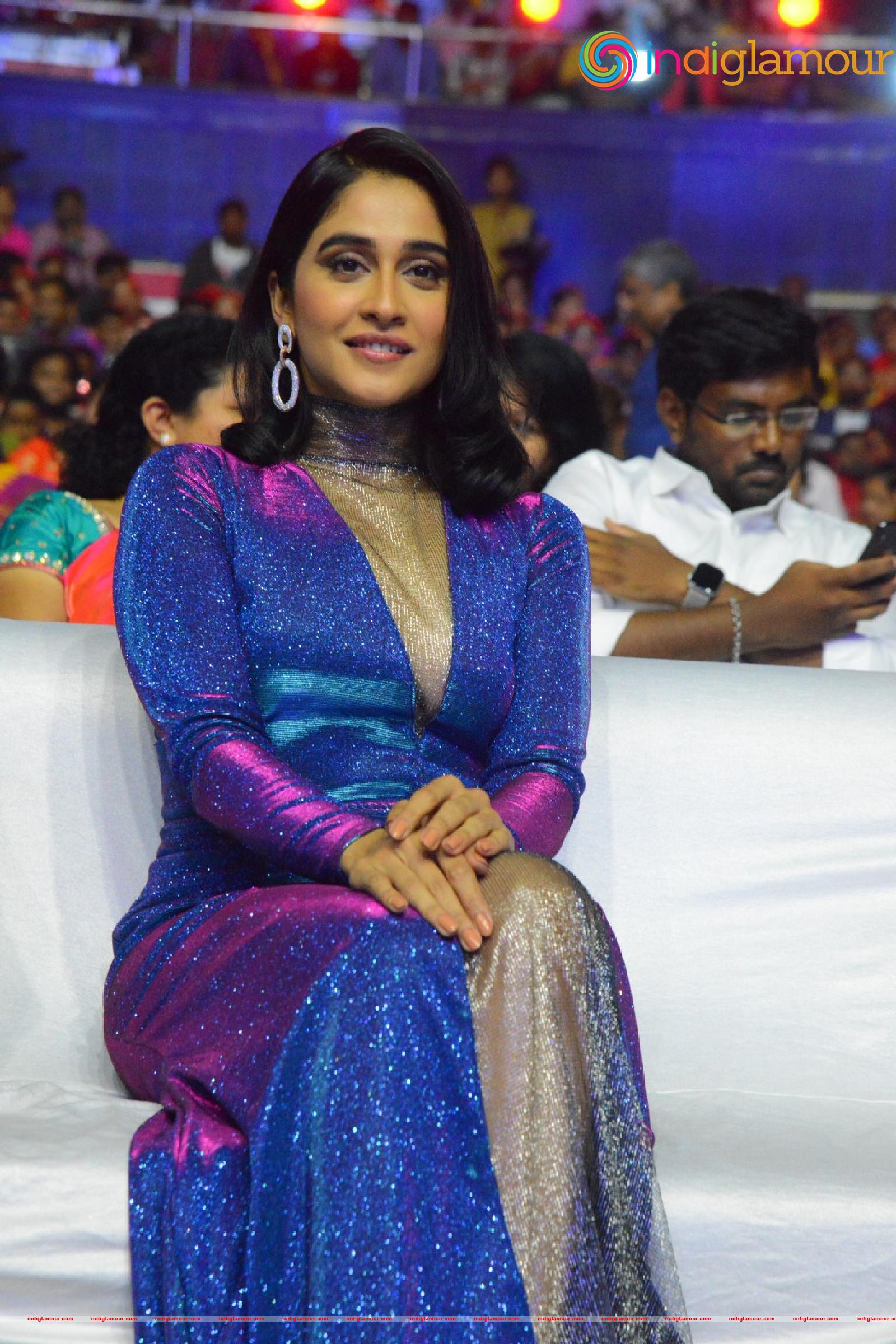 Regina Cassandra Actress hd photo