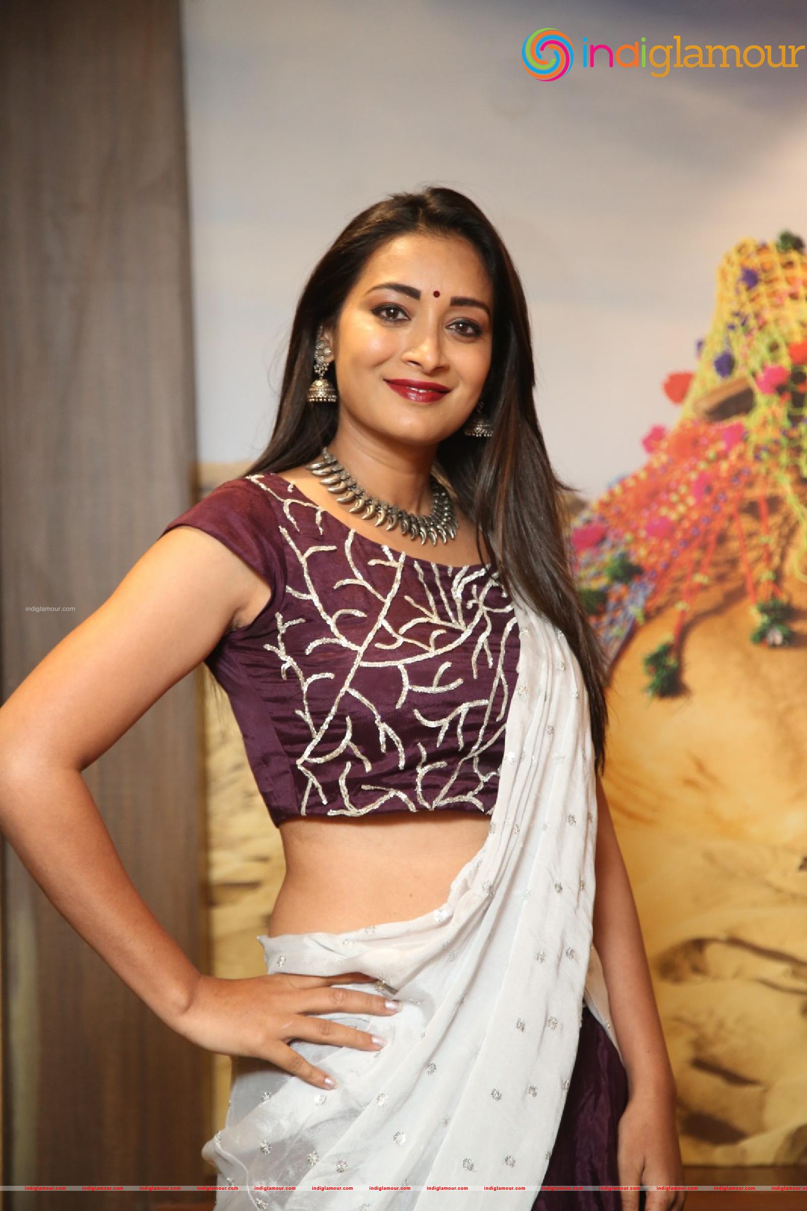Bhanu Sri Actress hd photo