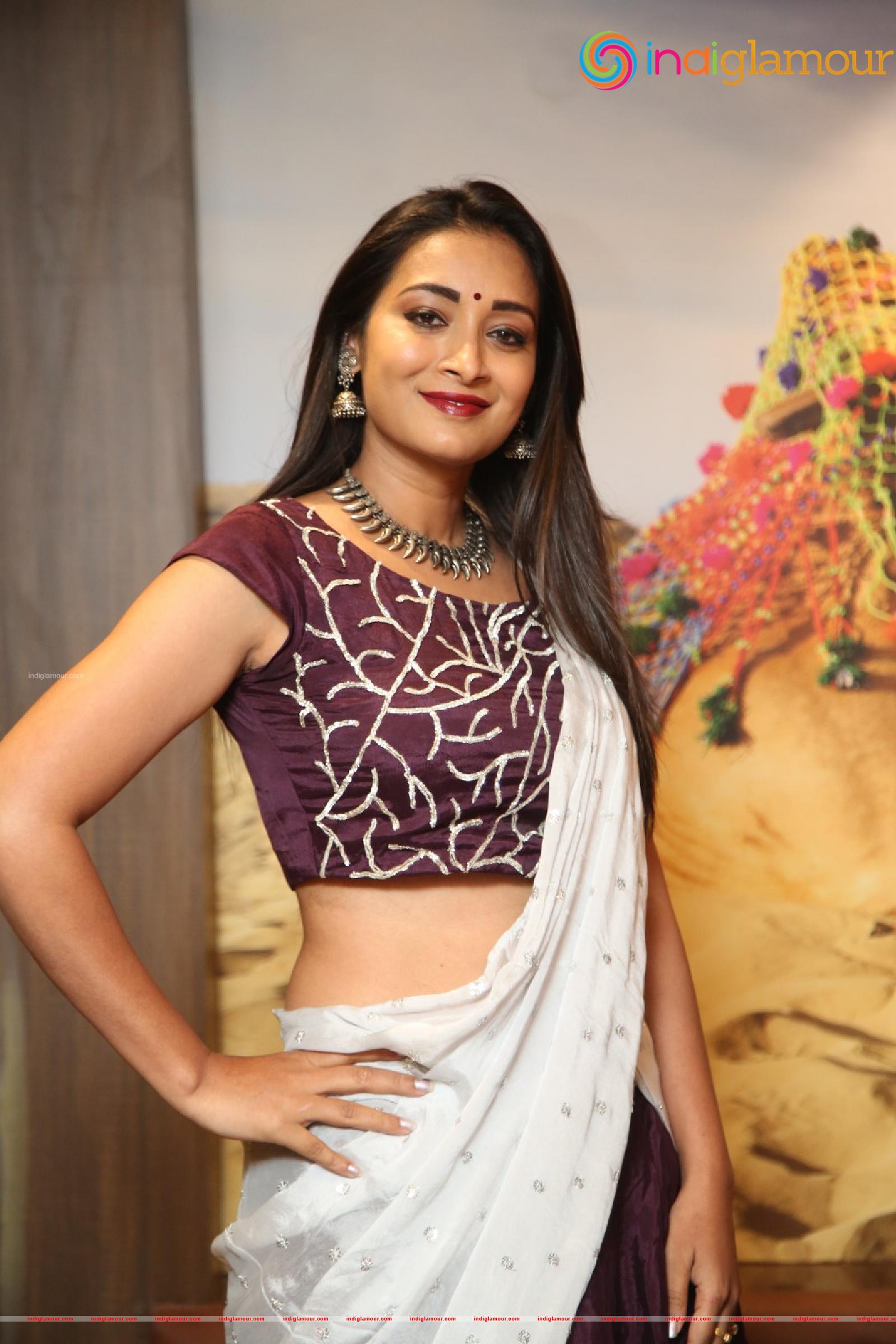 Bhanu Sri Actress hd photo
