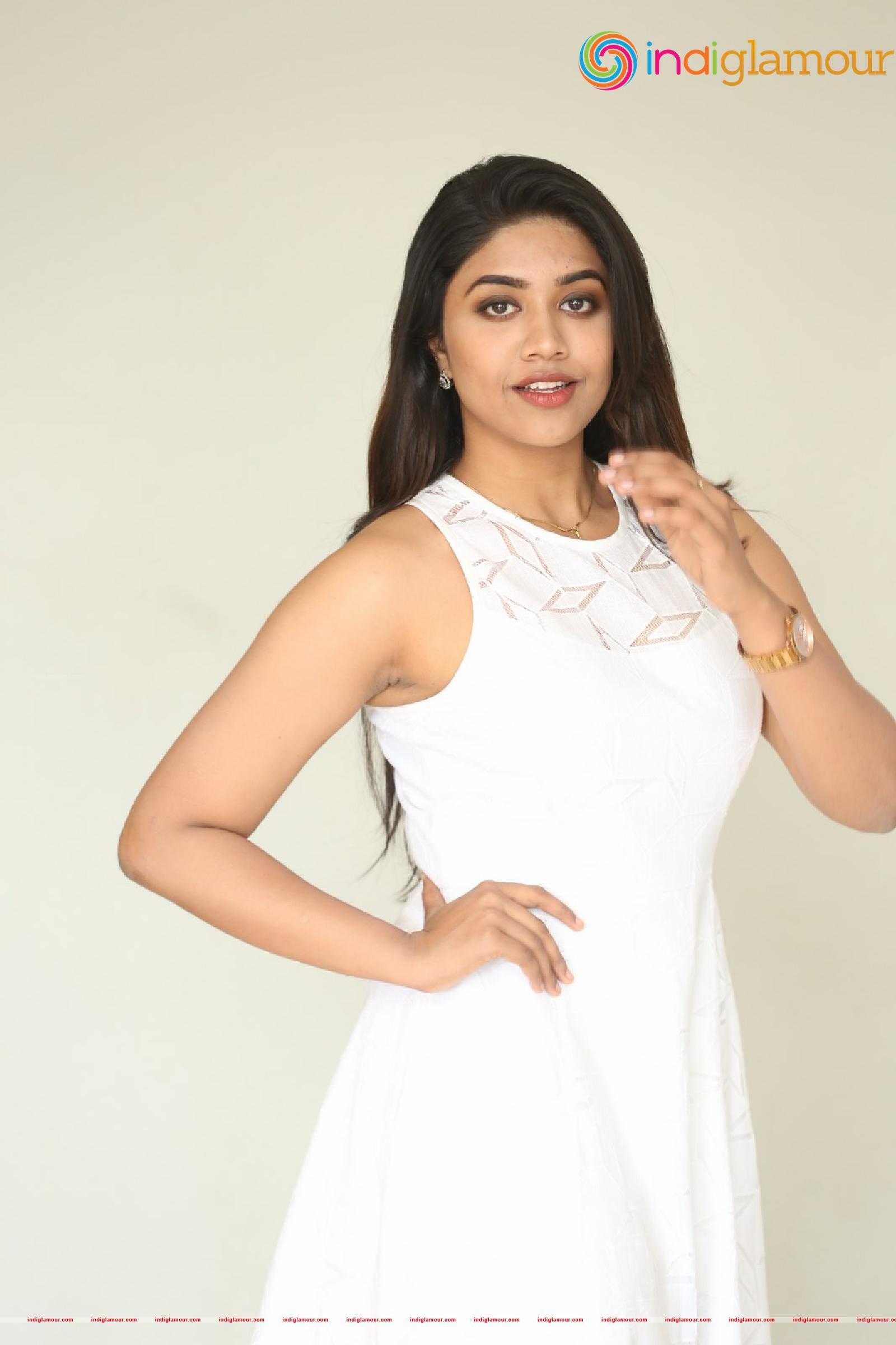 Malavika Satheesan Actress hd photo