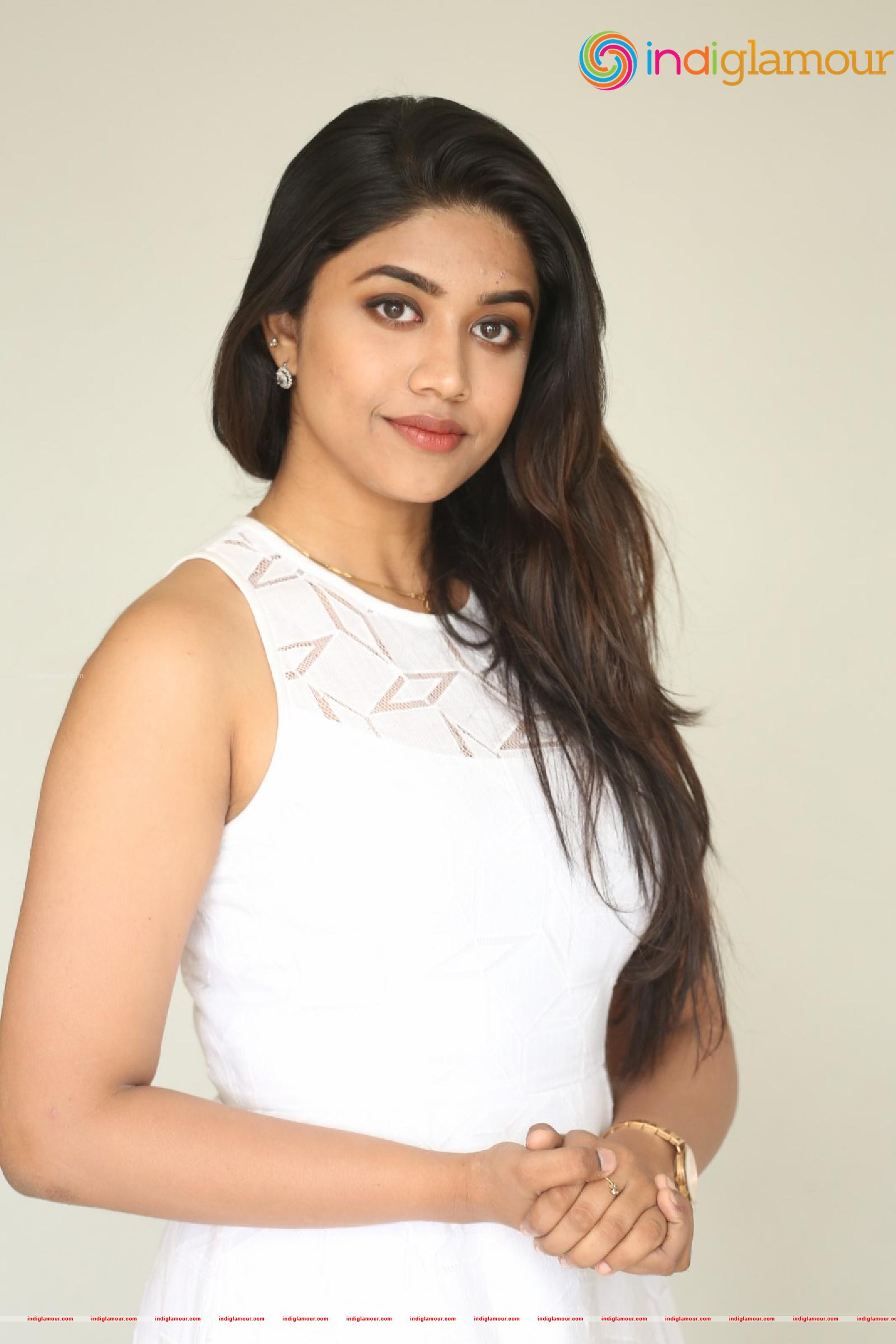 Malavika Satheesan Actress hd photo