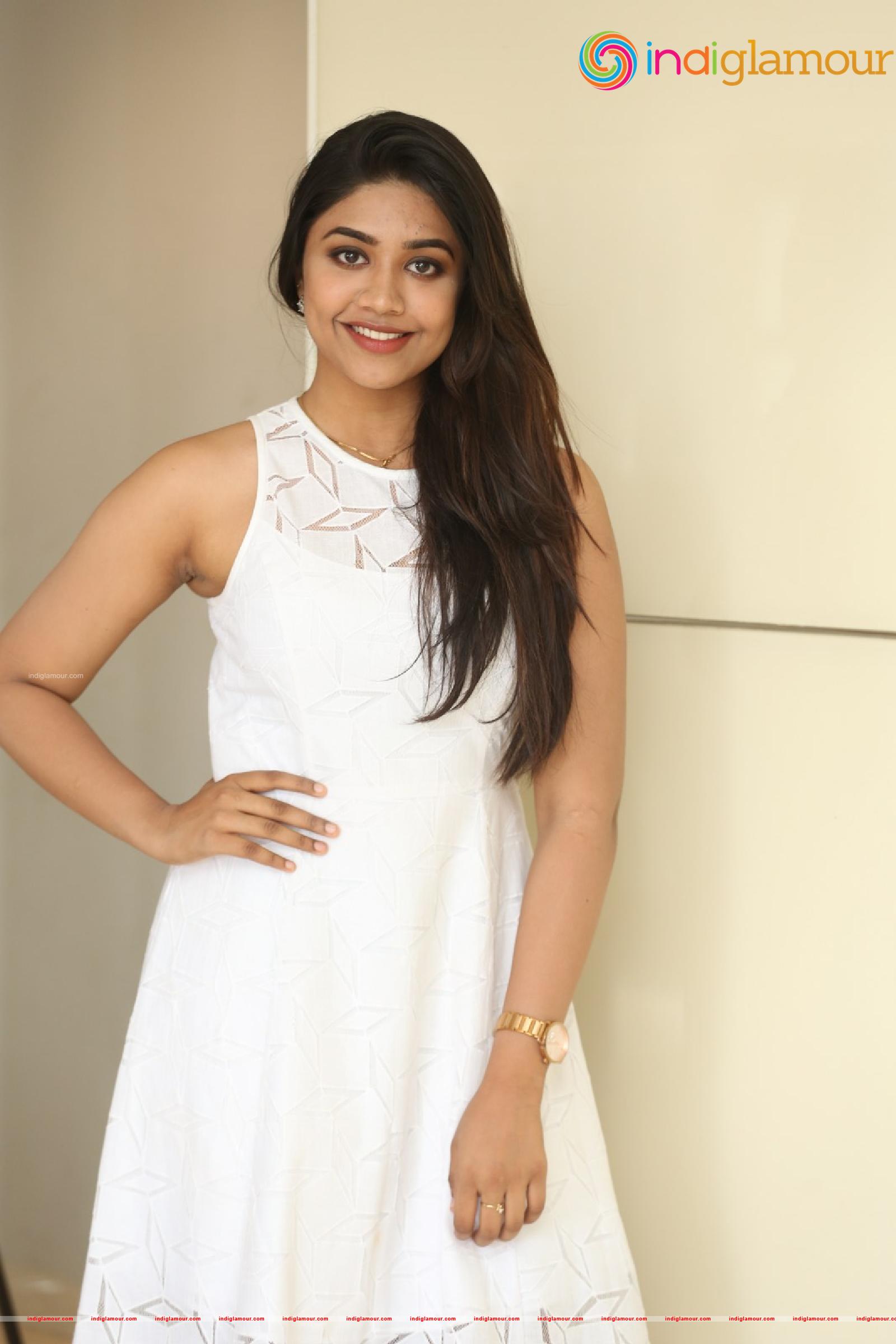 Malavika Satheesan Actress hd photo
