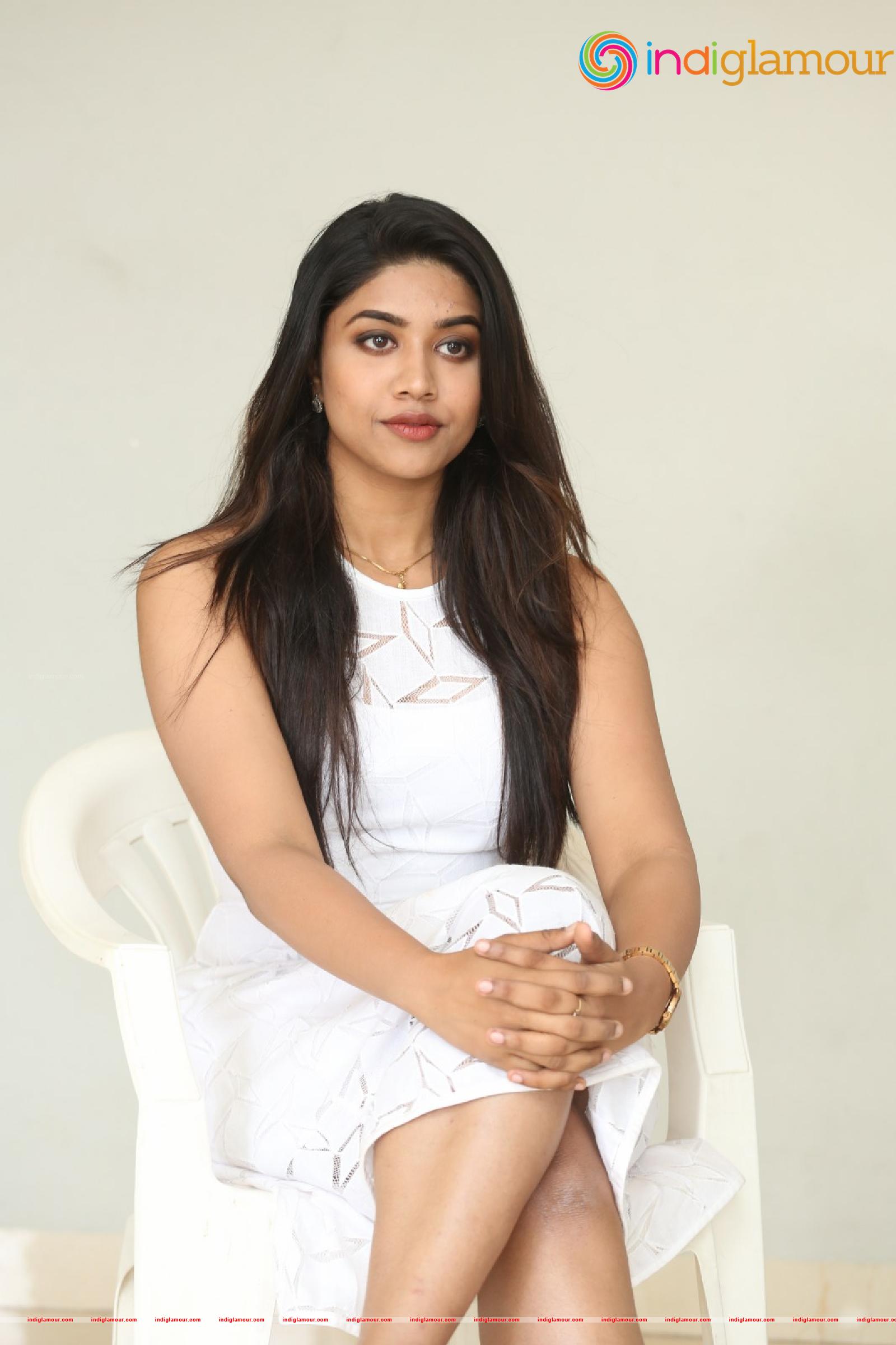Malavika Satheesan Actress hd photo