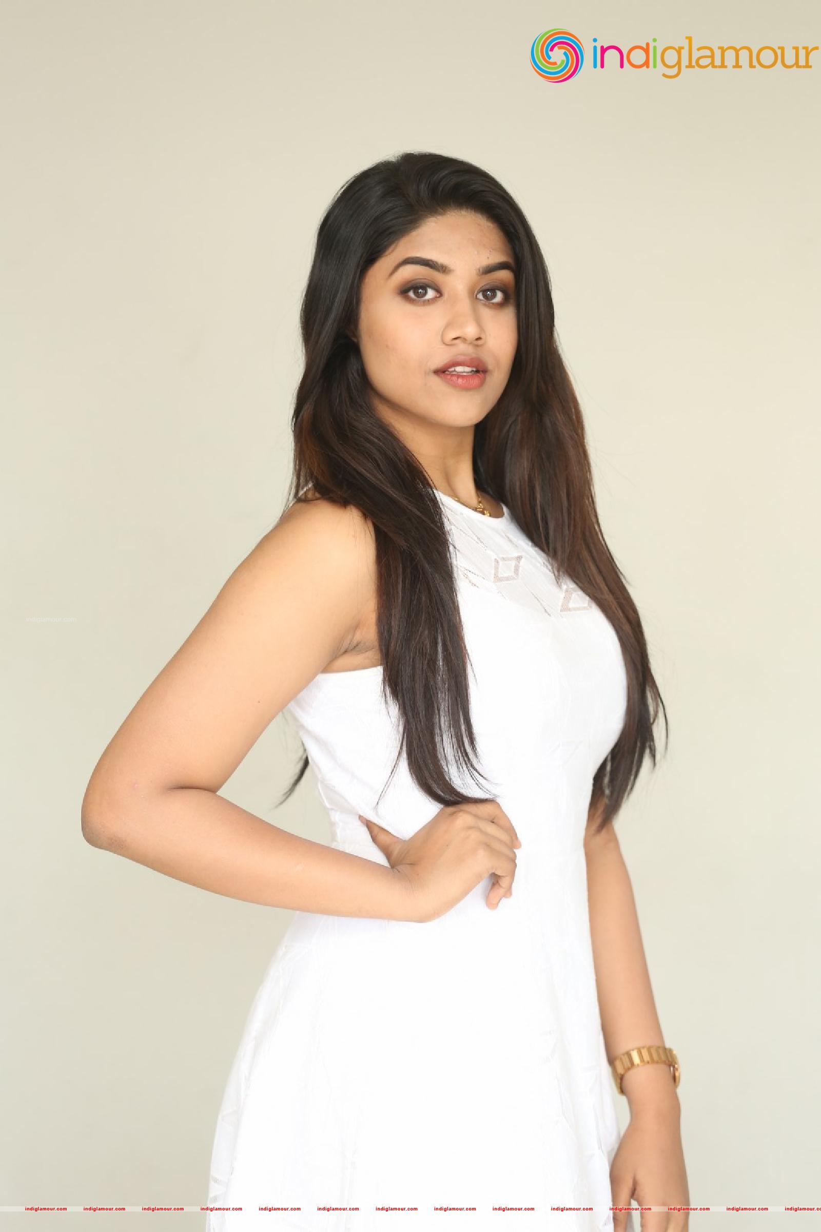 Malavika Satheesan Actress hd photo