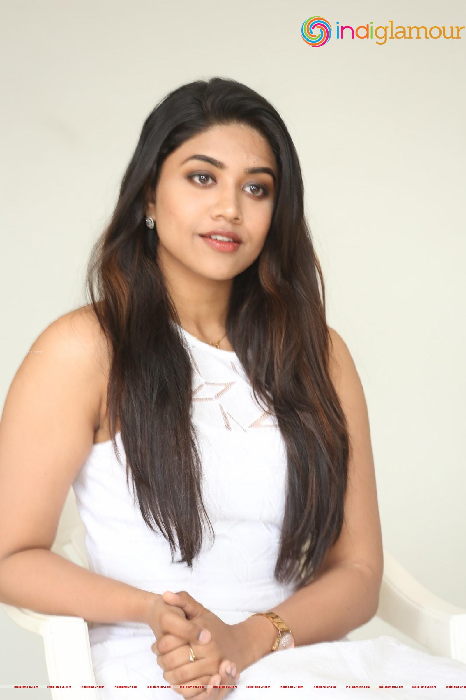 Malavika Satheesan Actress hd photo