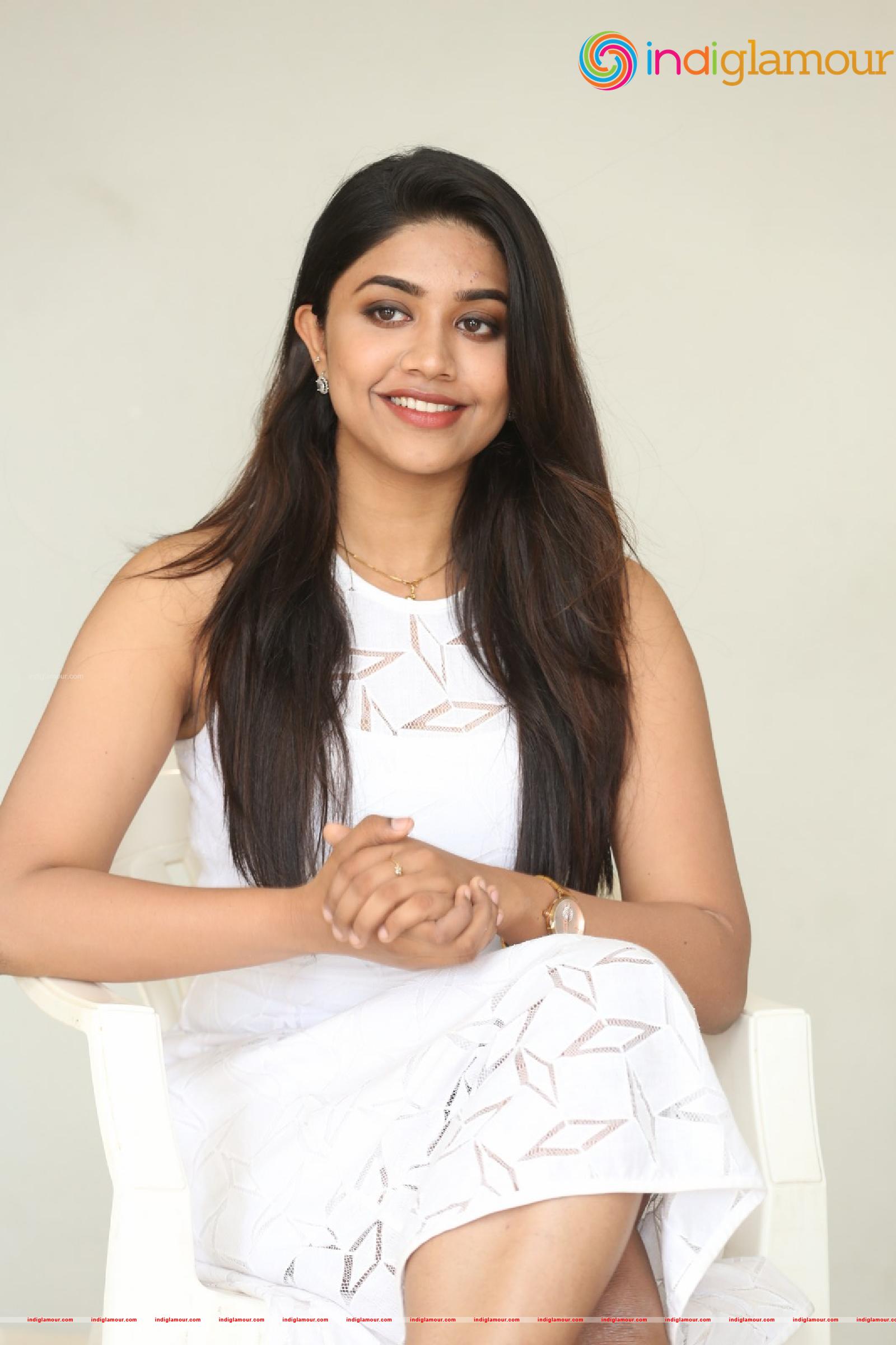 Malavika Satheesan Actress hd photo