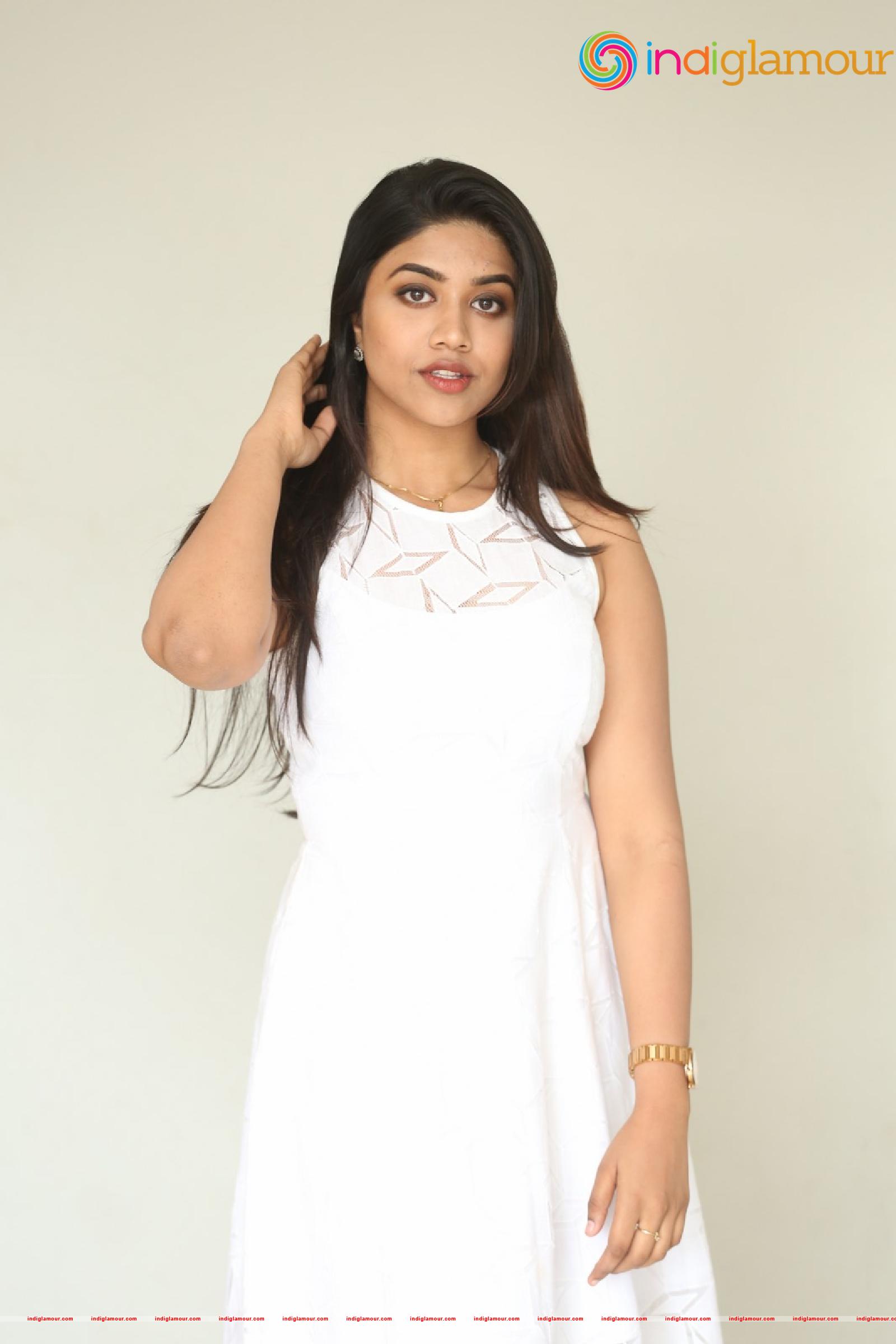 Malavika Satheesan Actress hd photo