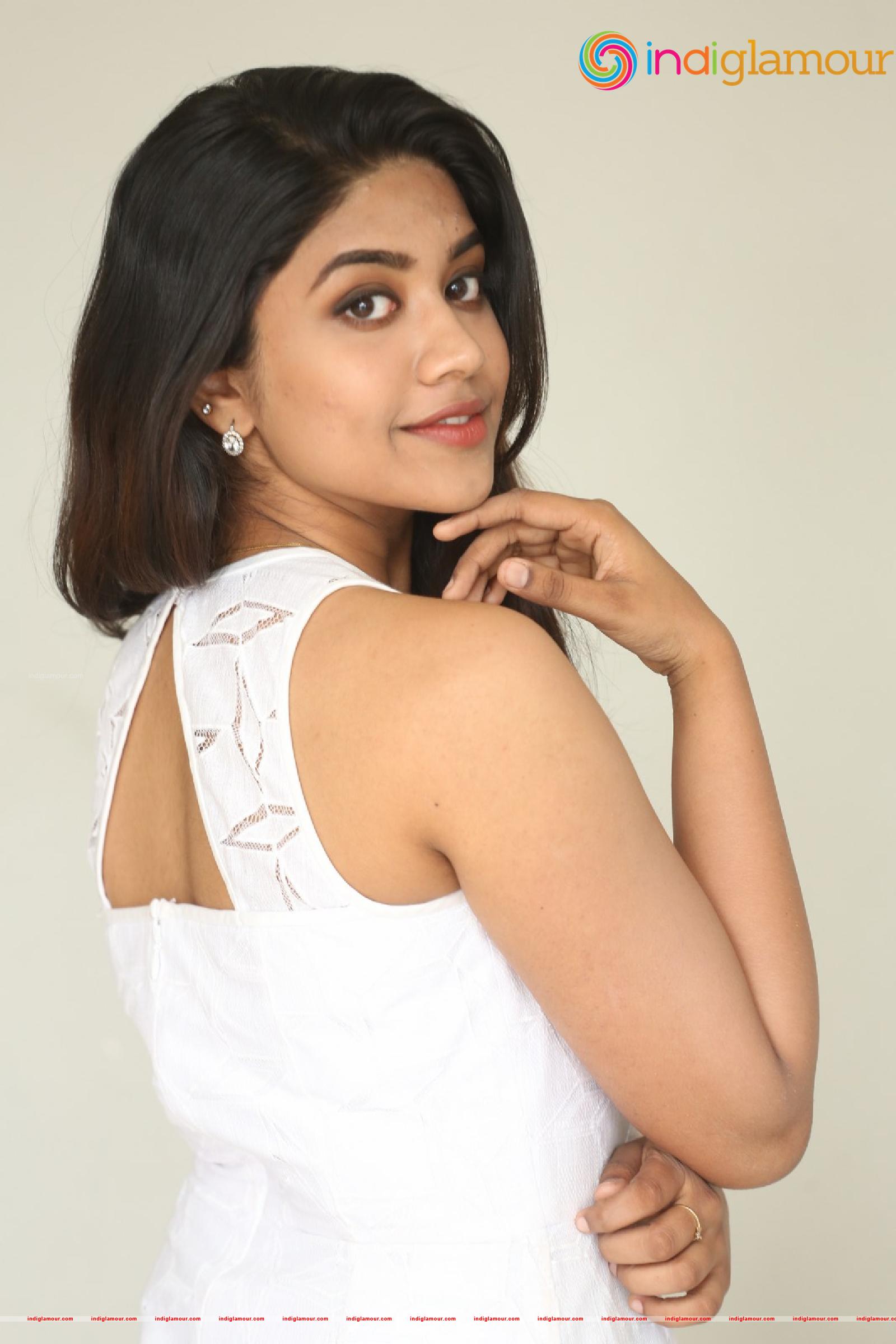 Malavika Satheesan Actress hd photo