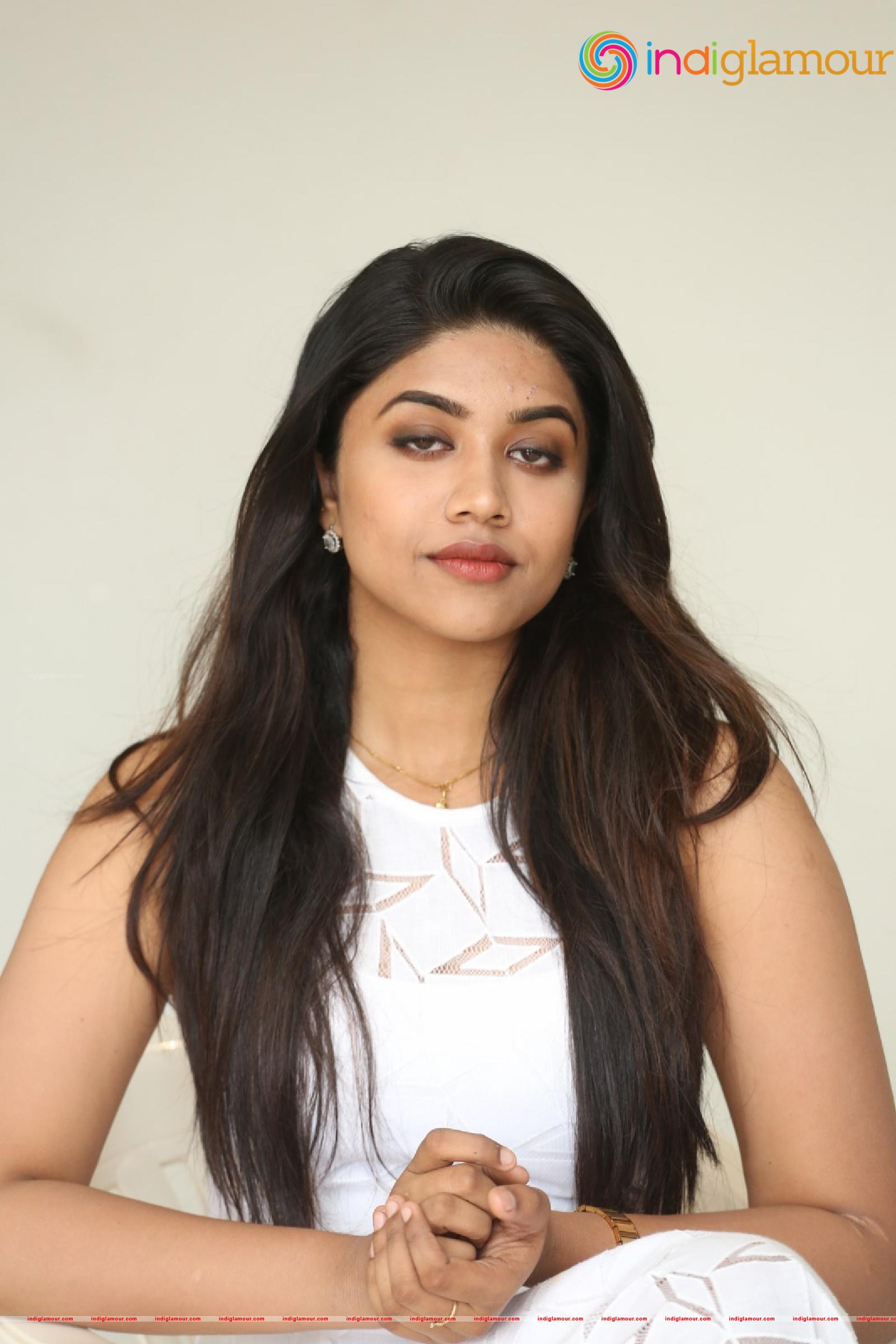 Malavika Satheesan Actress hd photo