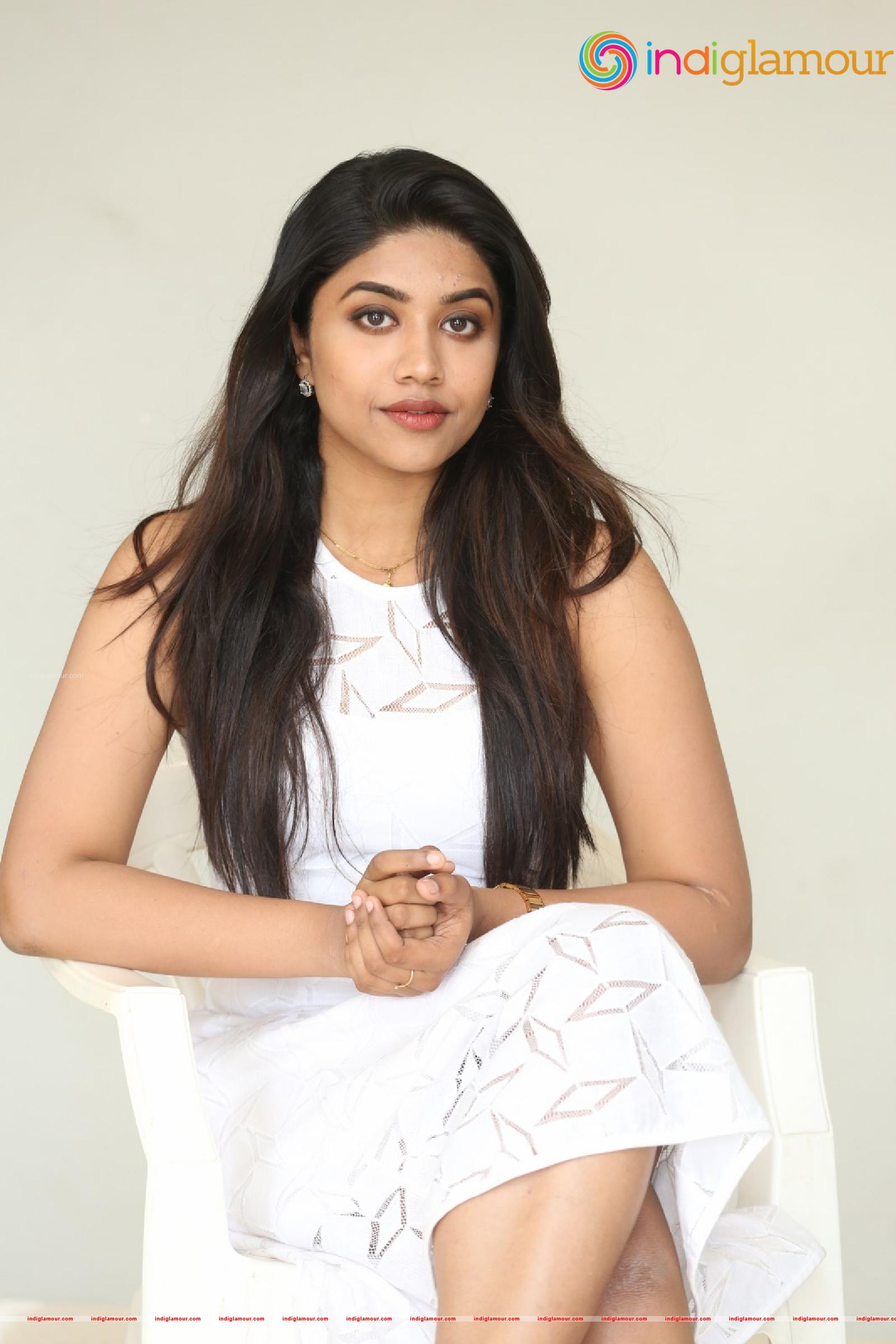 Malavika Satheesan Actress hd photo