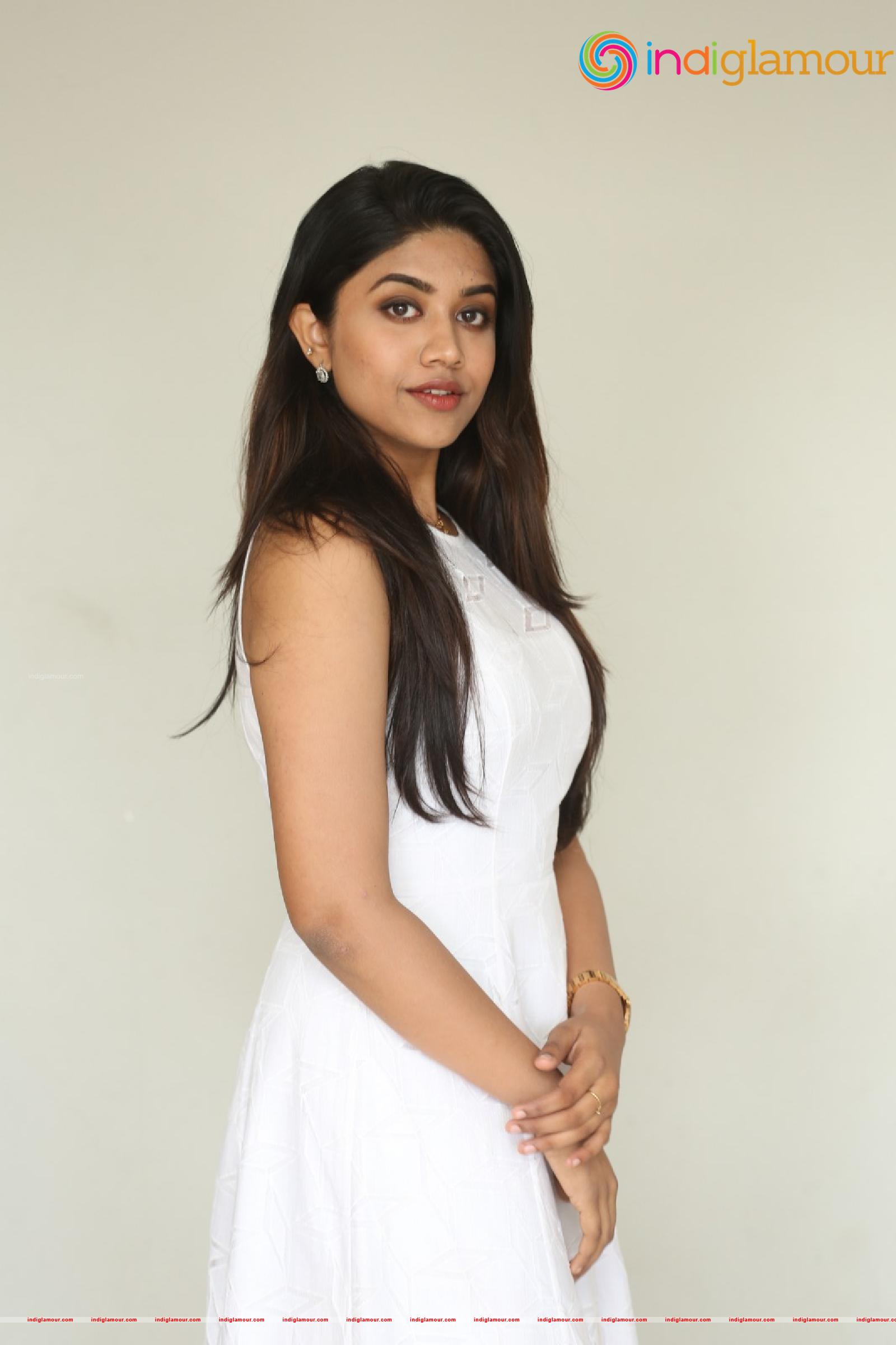 Malavika Satheesan Actress hd photo