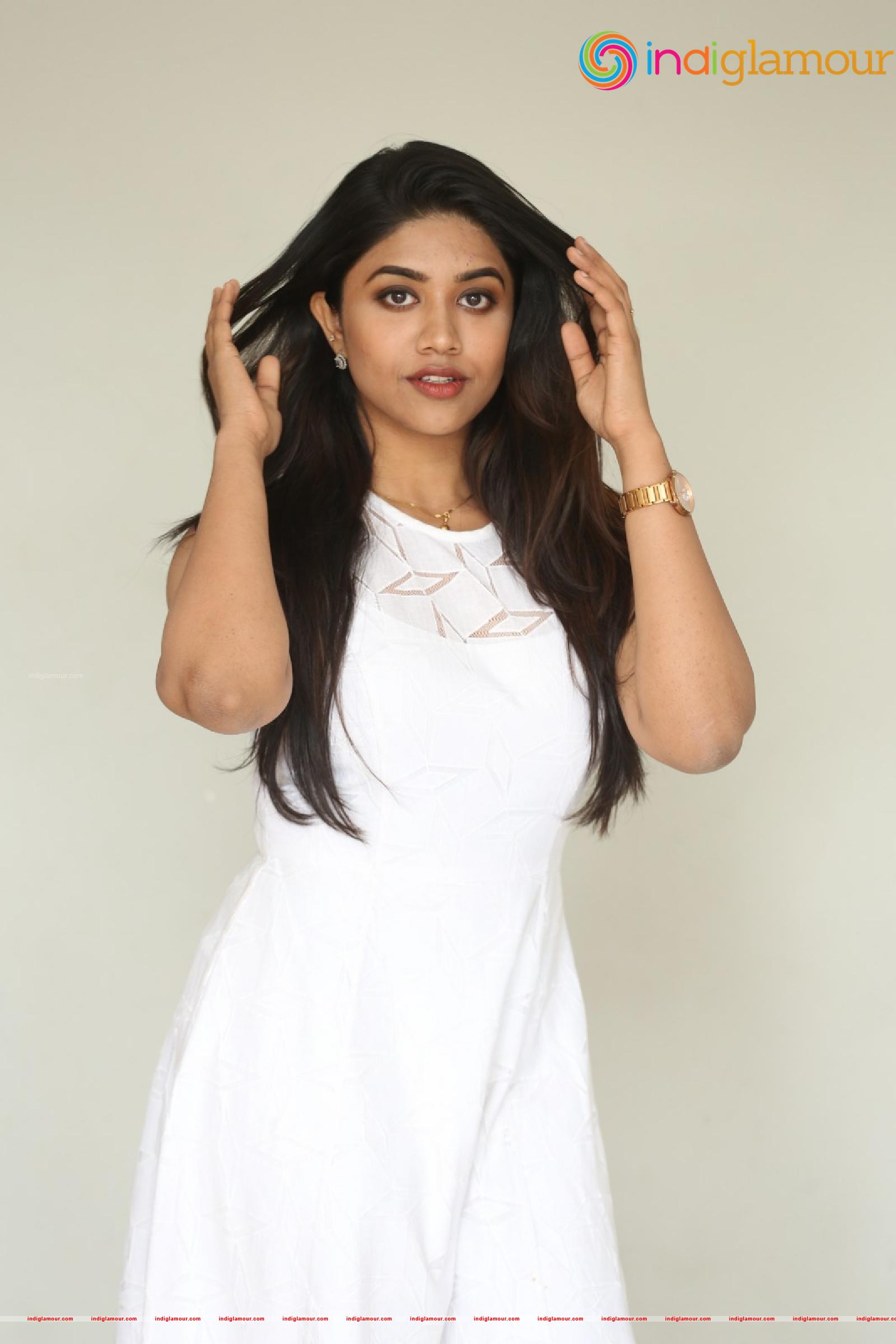 Malavika Satheesan Actress hd photo