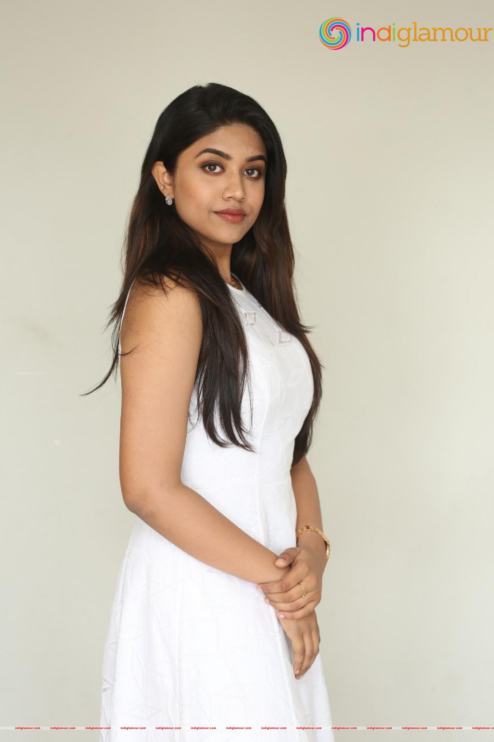 Malavika Satheesan Actress hd photo