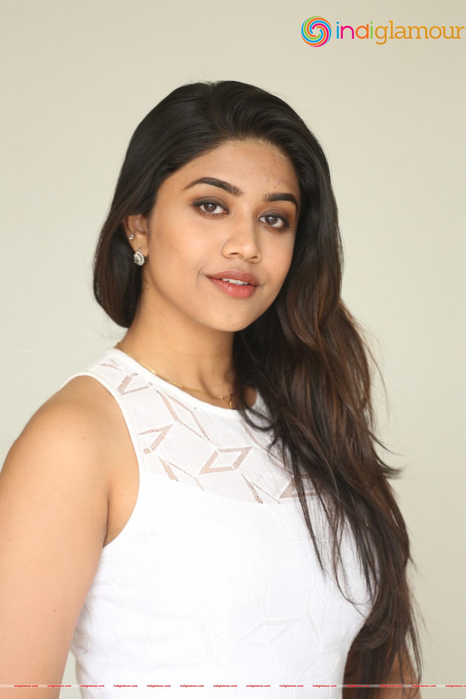 Malavika Satheesan Actress hd photo