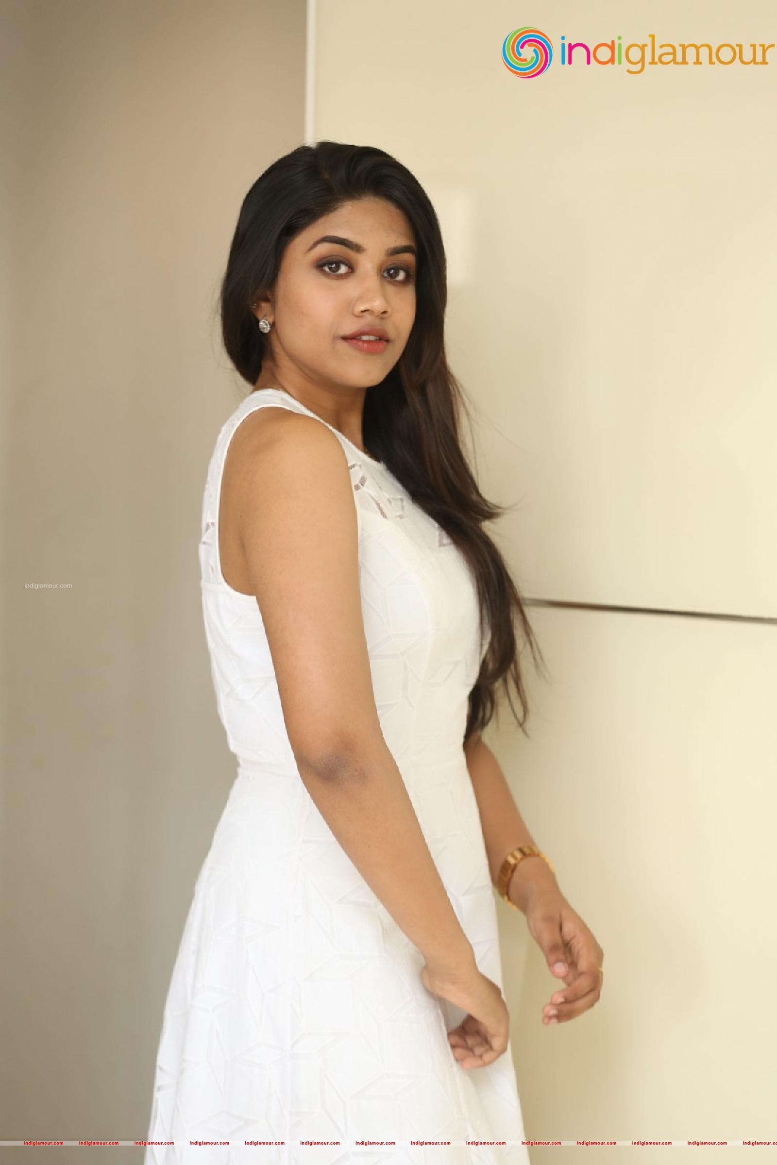 Malavika Satheesan Actress hd photo