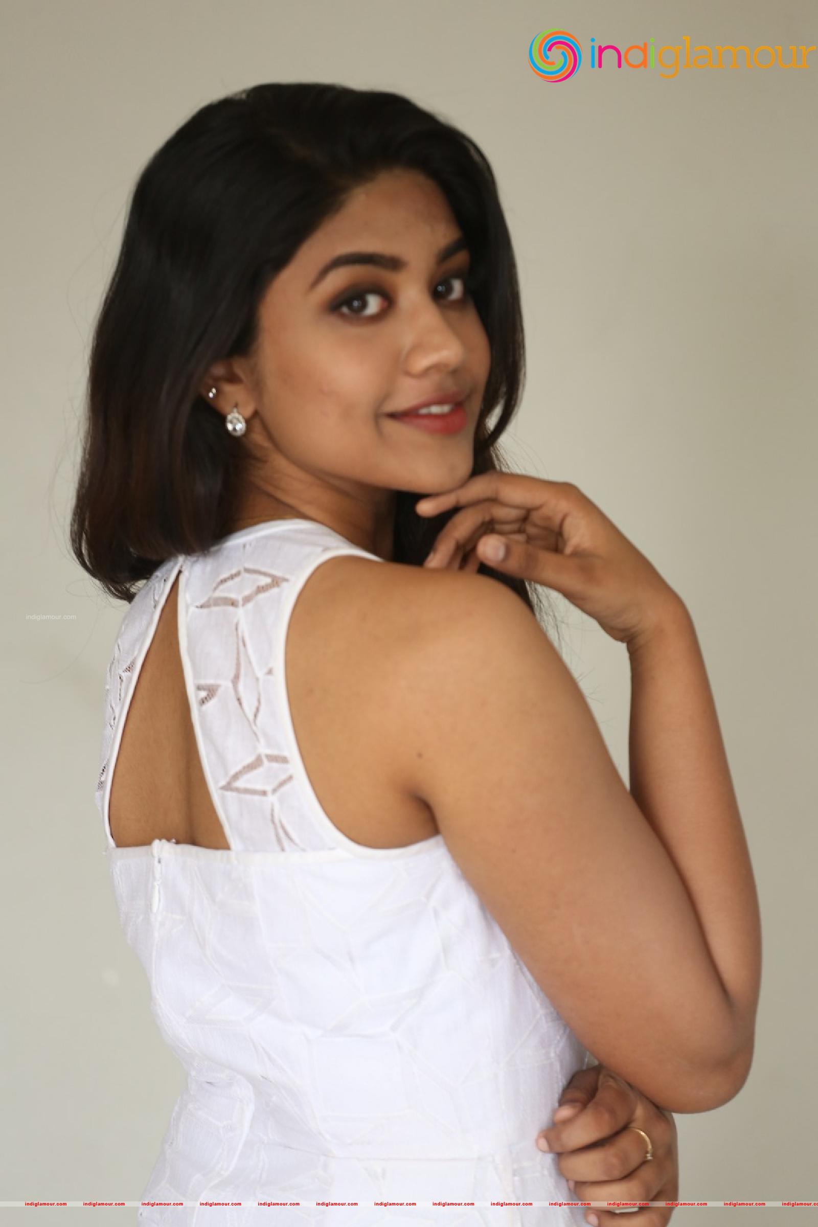 Malavika Satheesan Actress hd photo