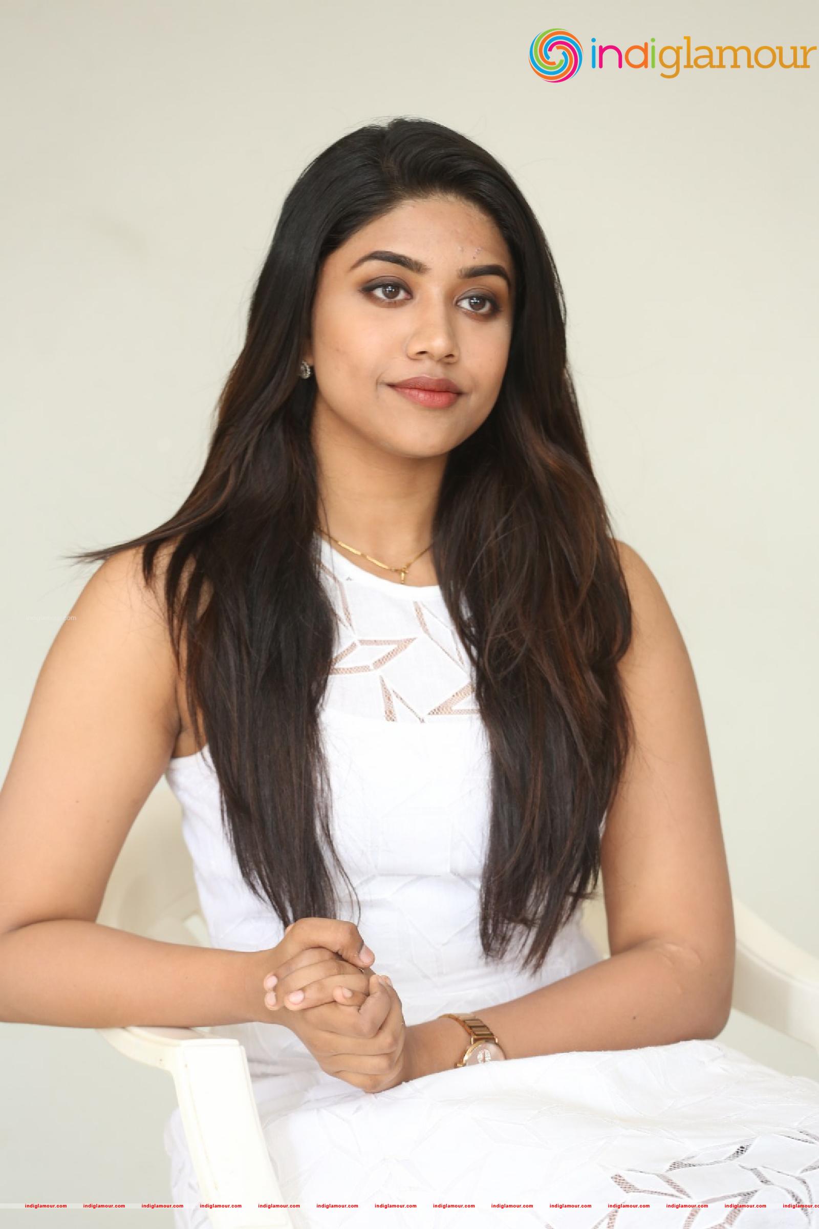 Malavika Satheesan Actress hd photo