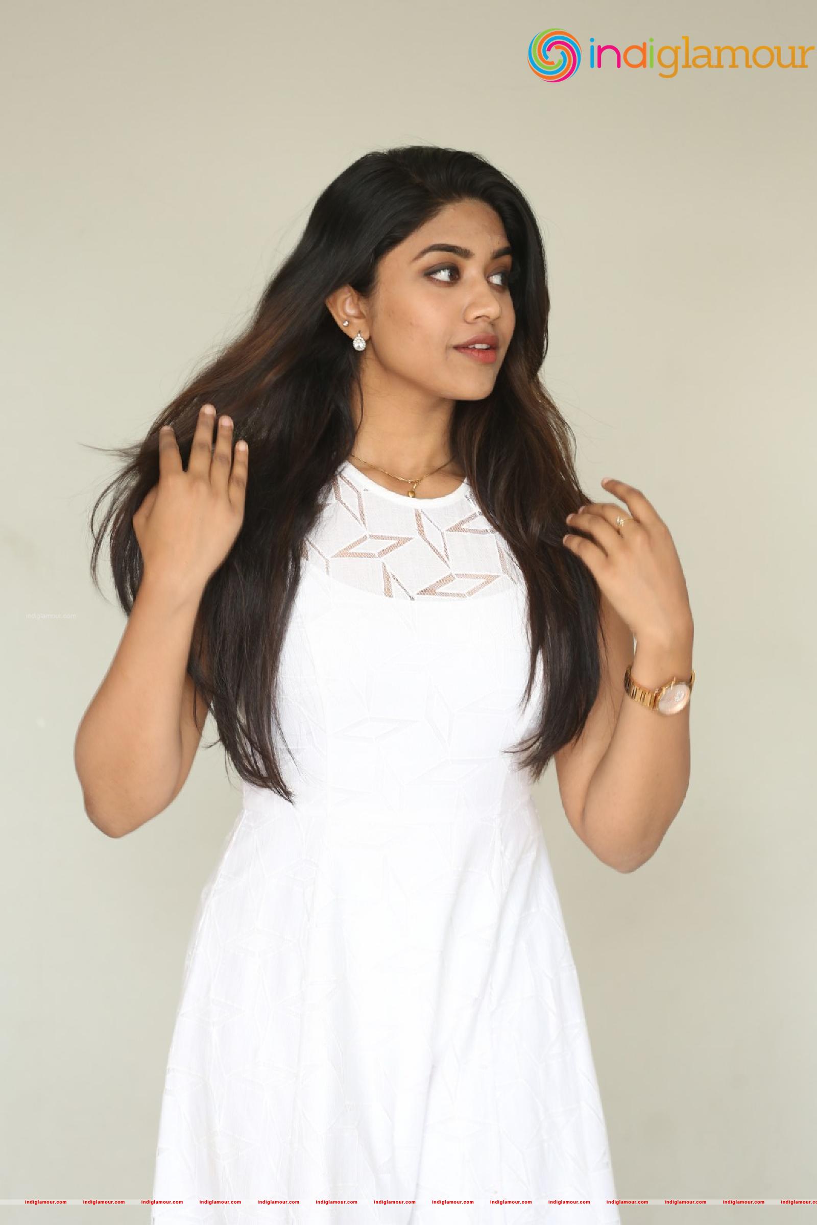 Malavika Satheesan Actress hd photo