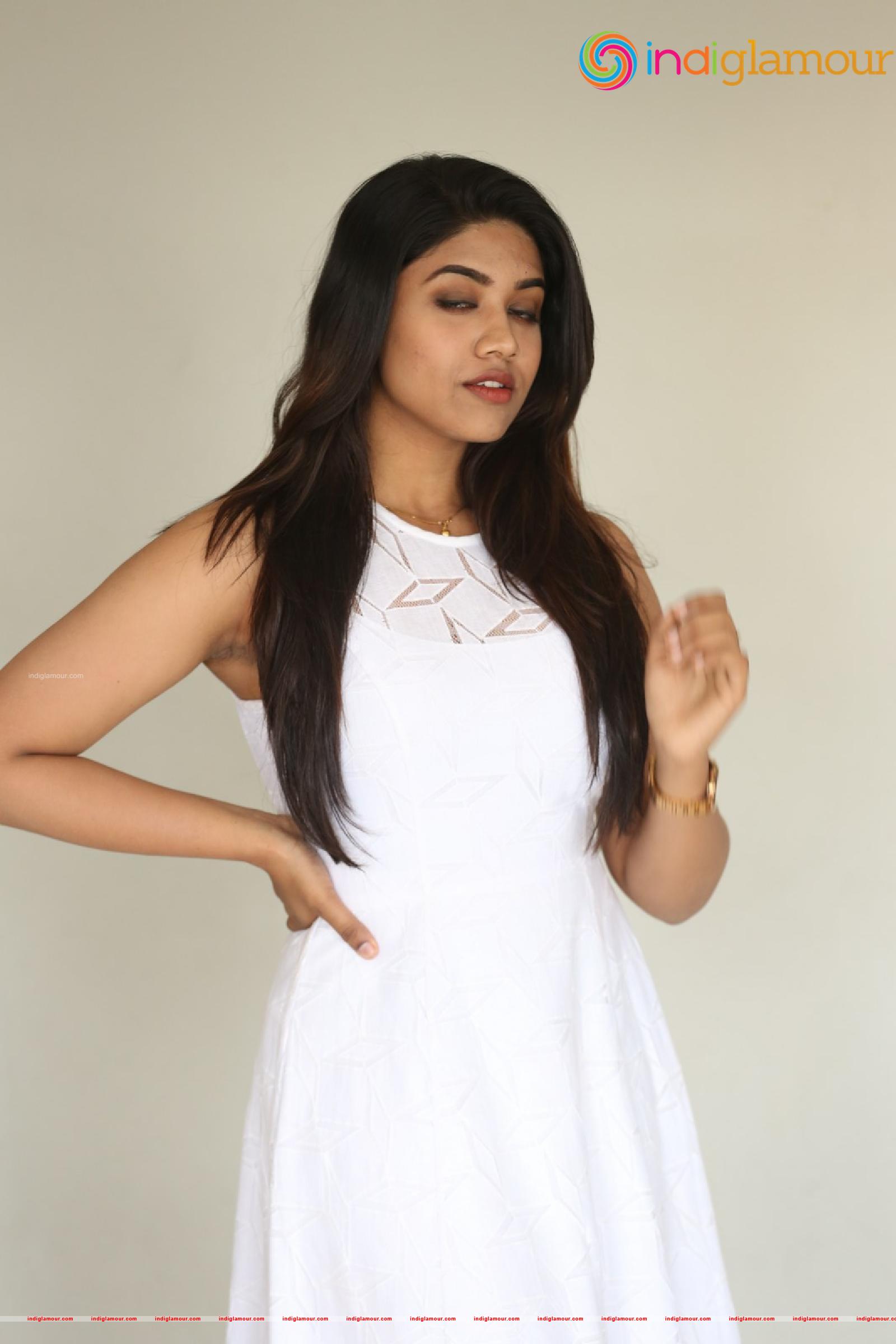 Malavika Satheesan Actress hd photo