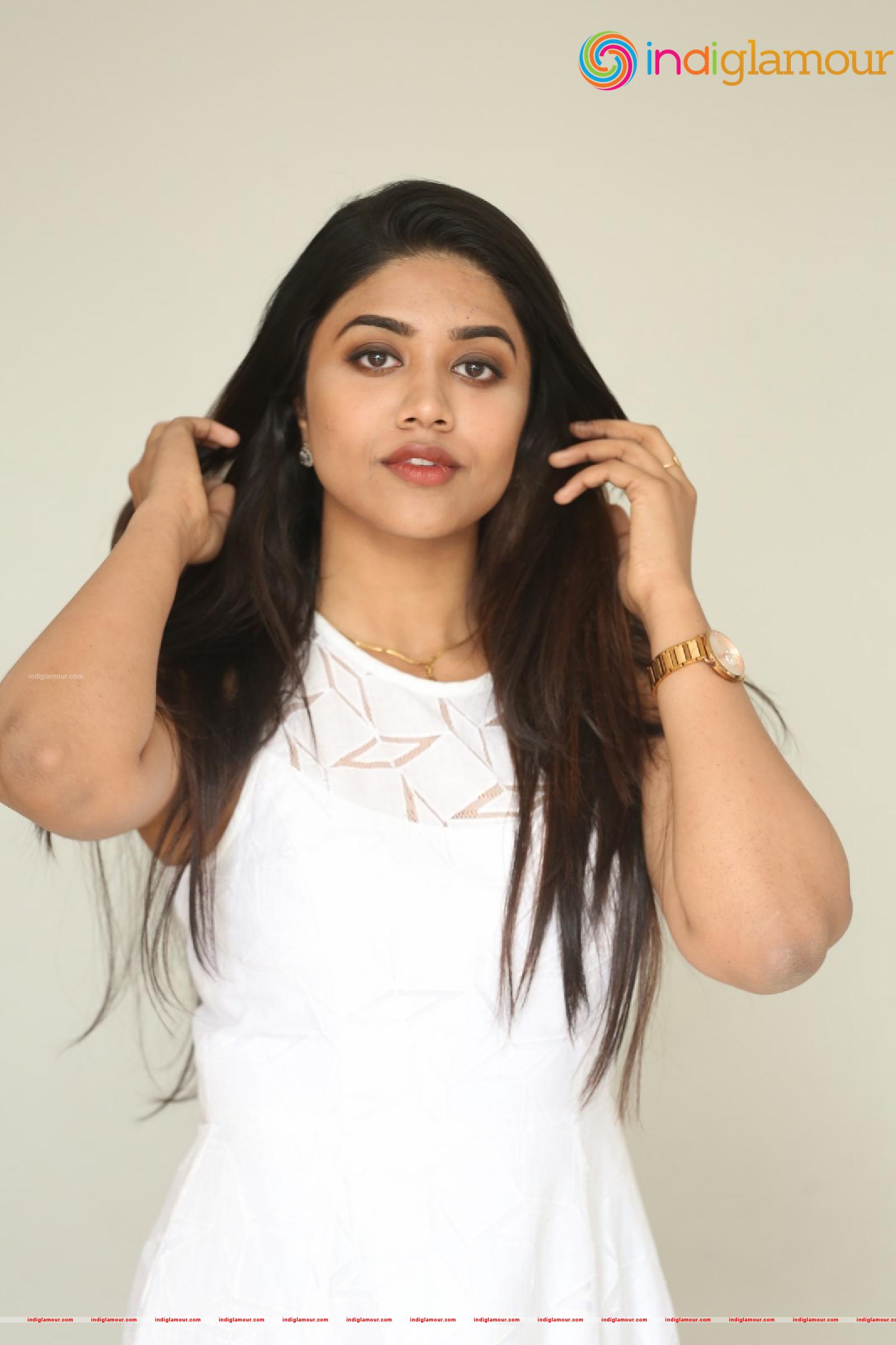 Malavika Satheesan Actress hd photo