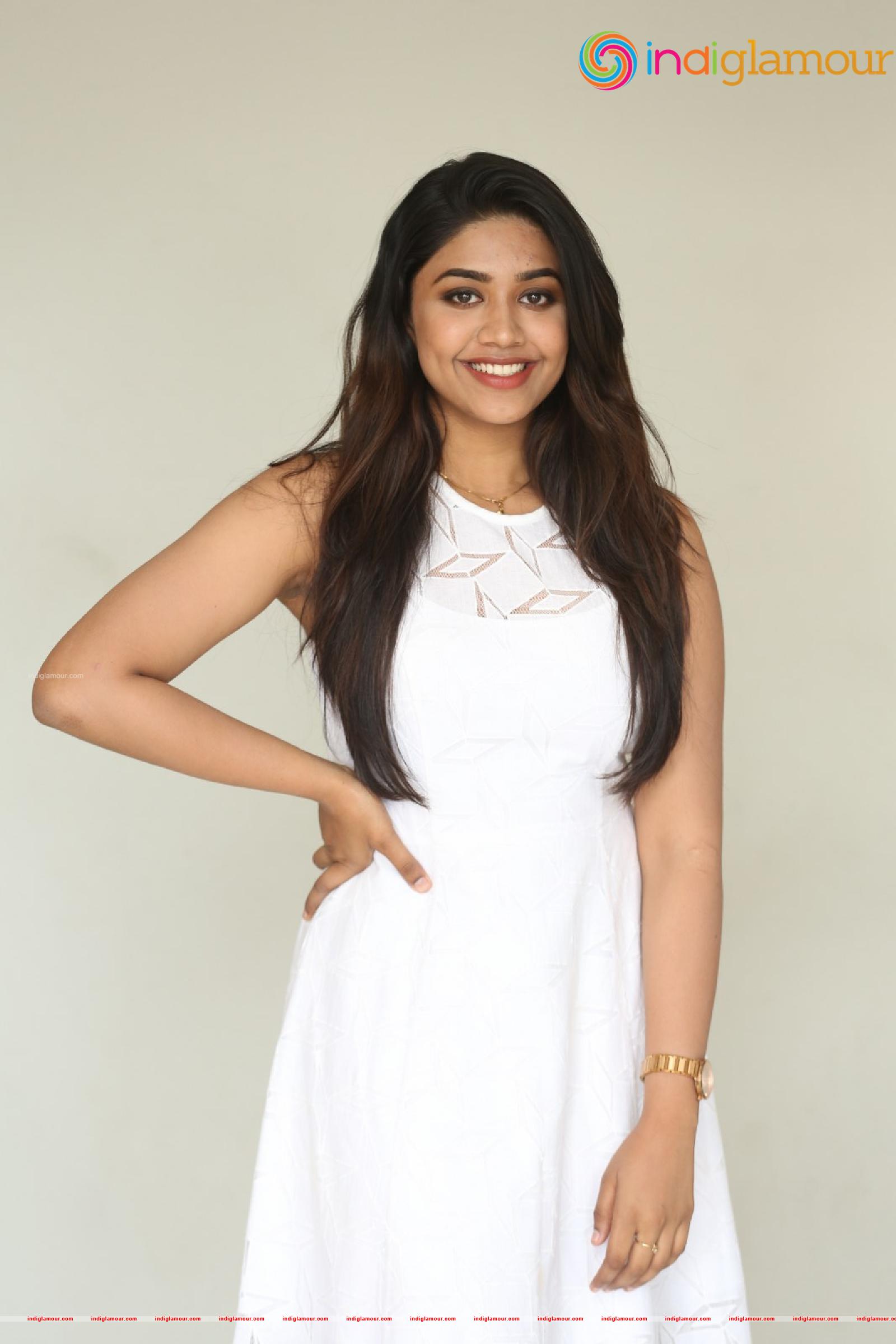 Malavika Satheesan Actress hd photo