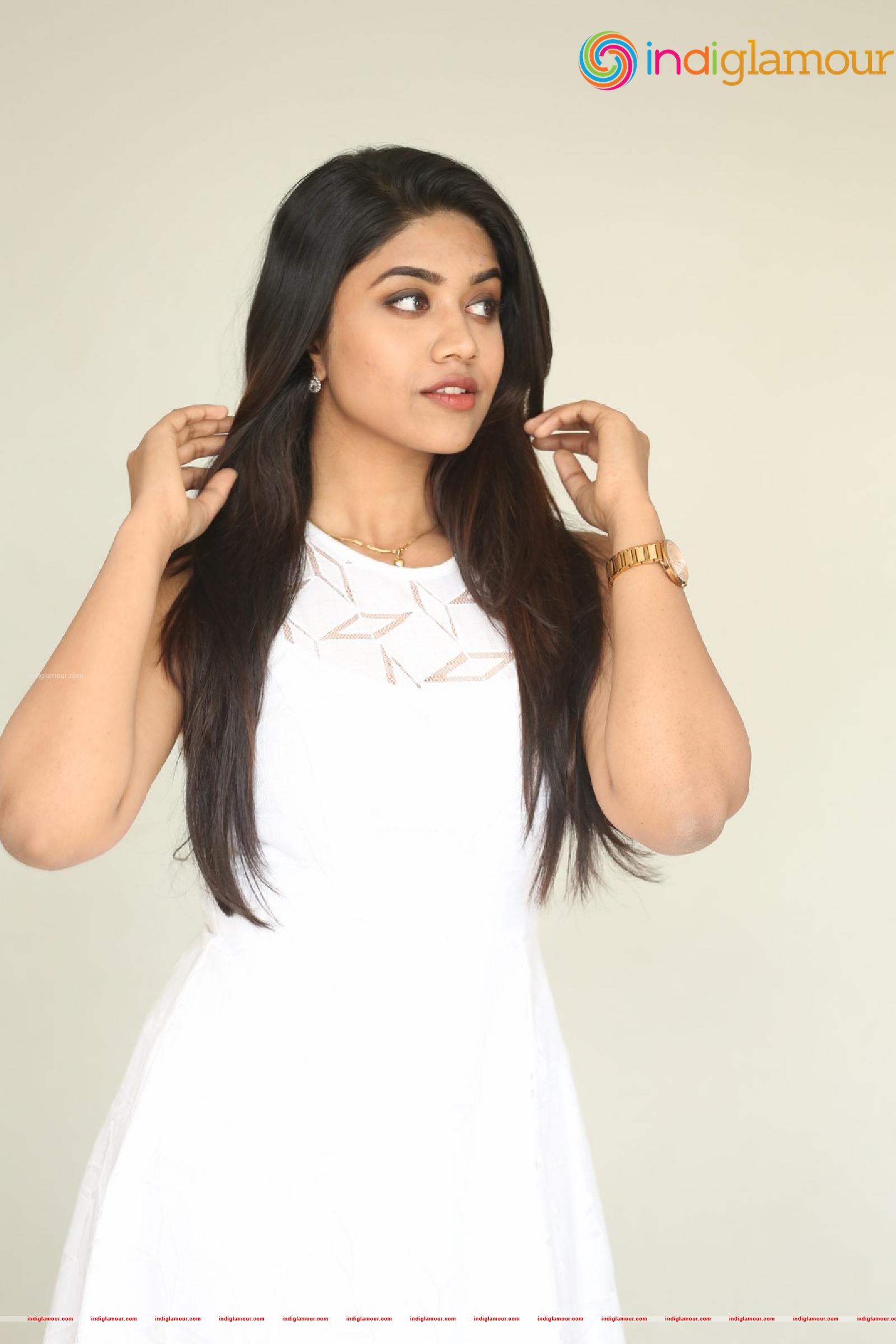 Malavika Satheesan Actress hd photo