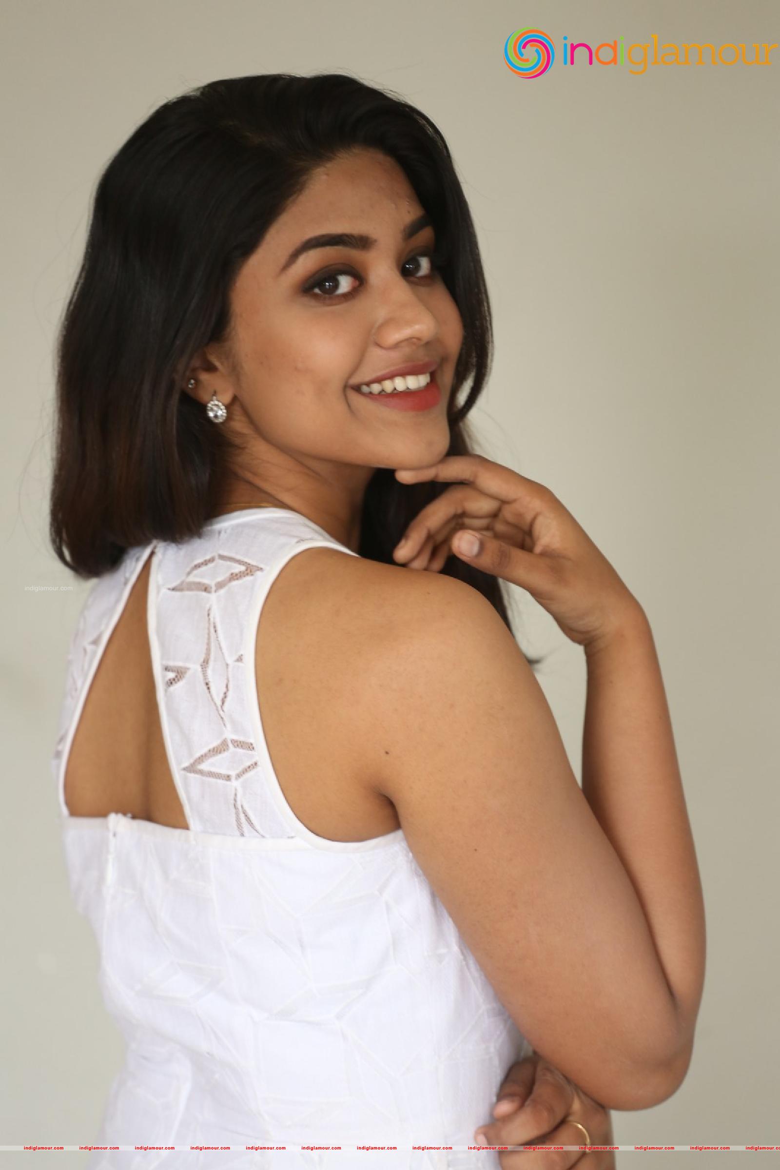 Malavika Satheesan Actress hd photo