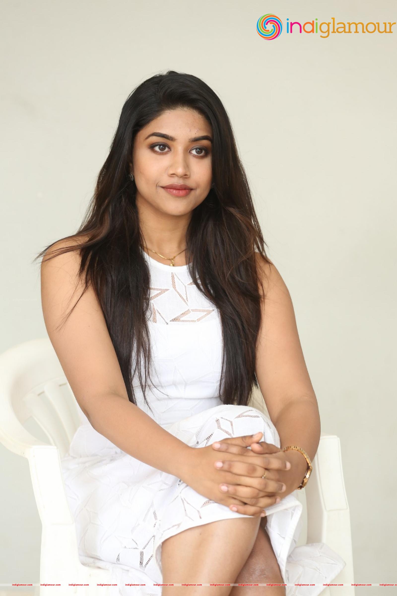 Malavika Satheesan Actress hd photo