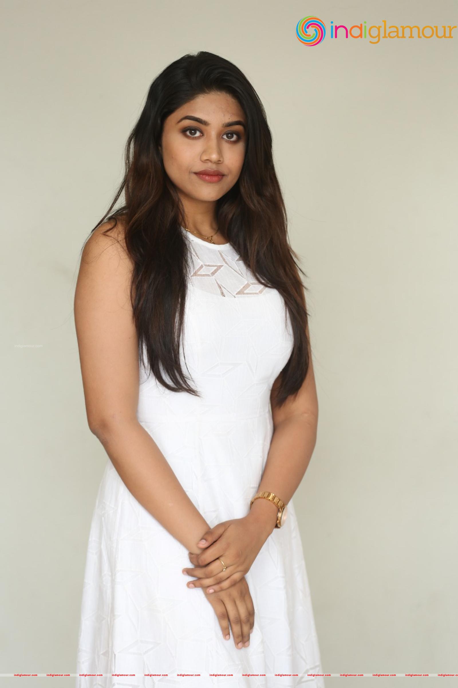 Malavika Satheesan Actress hd photo