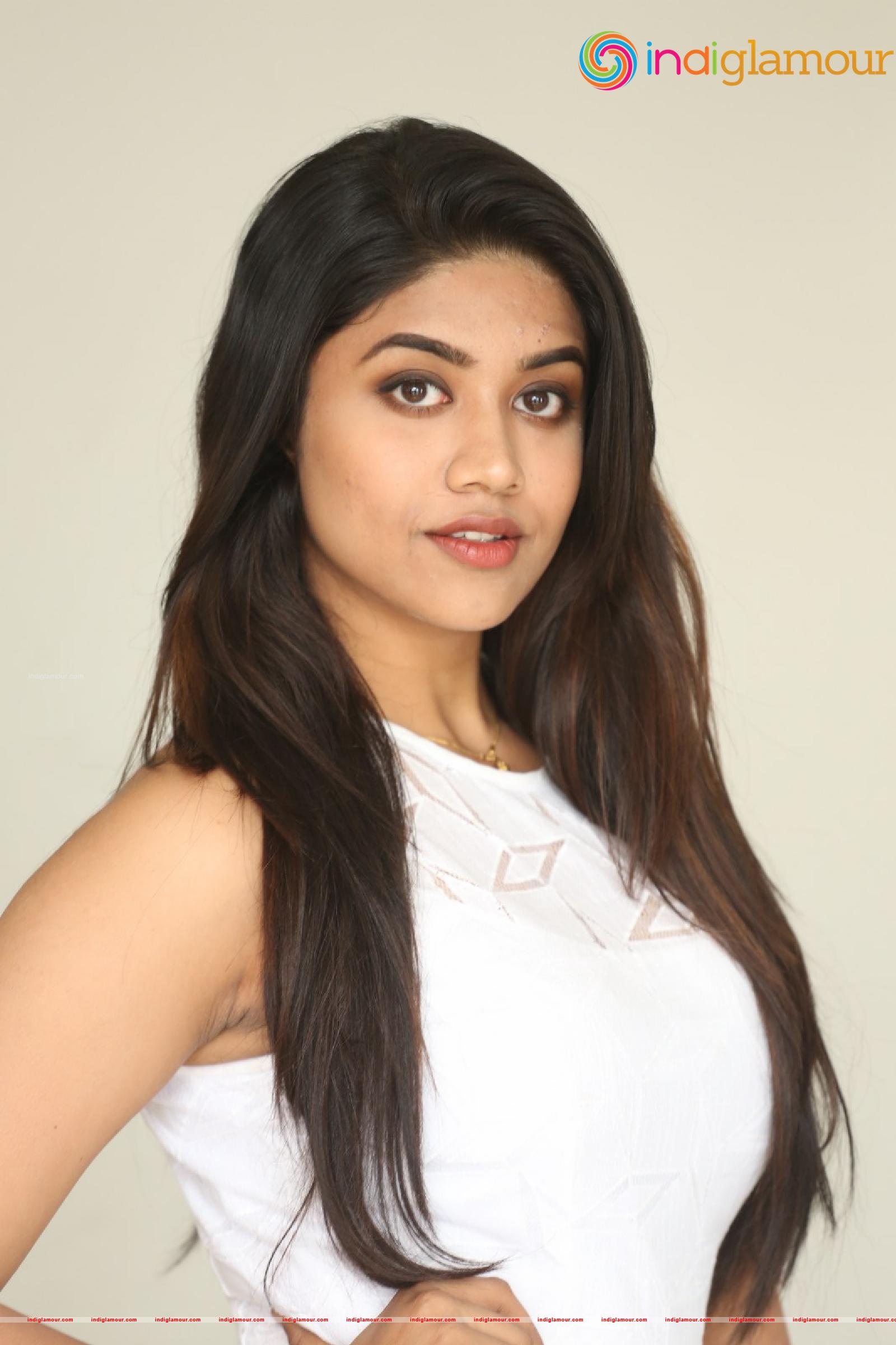 Malavika Satheesan Actress hd photo