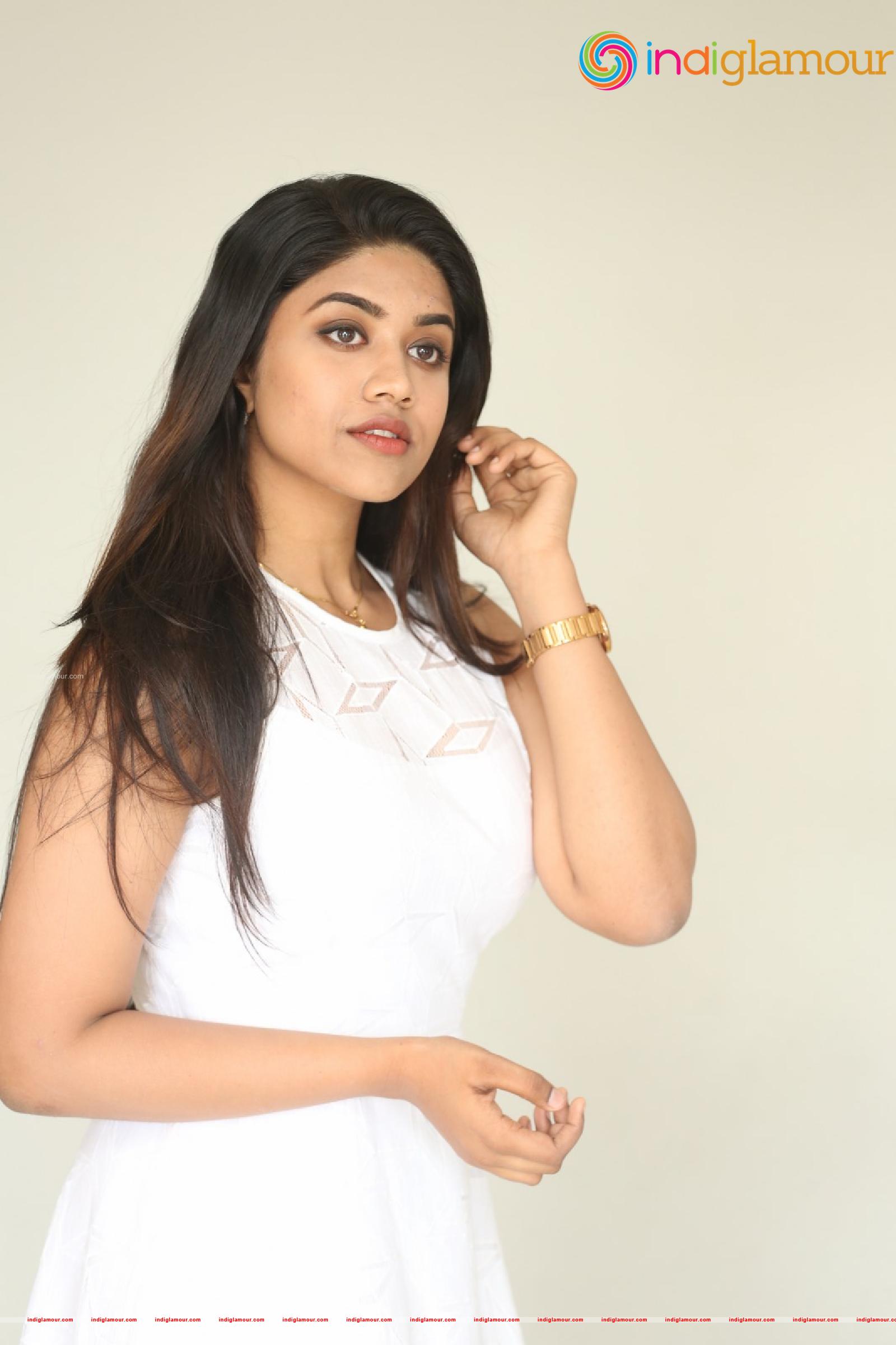 Malavika Satheesan Actress hd photo