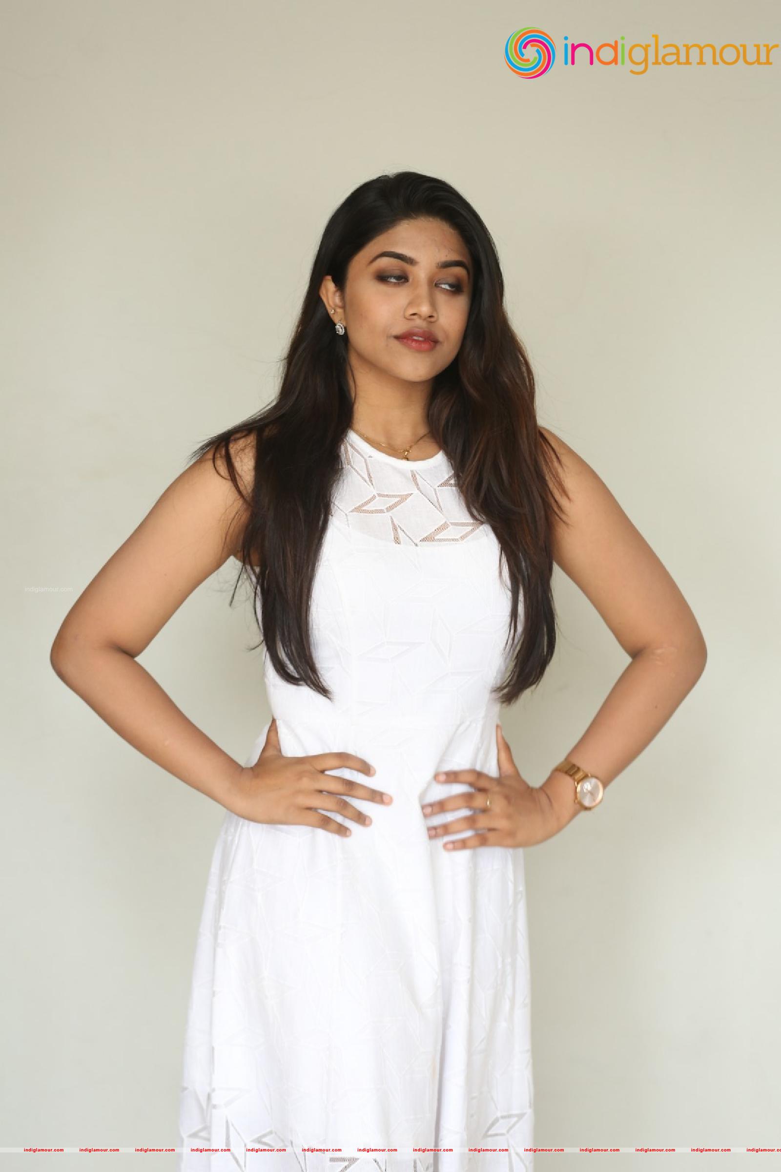 Malavika Satheesan Actress hd photo