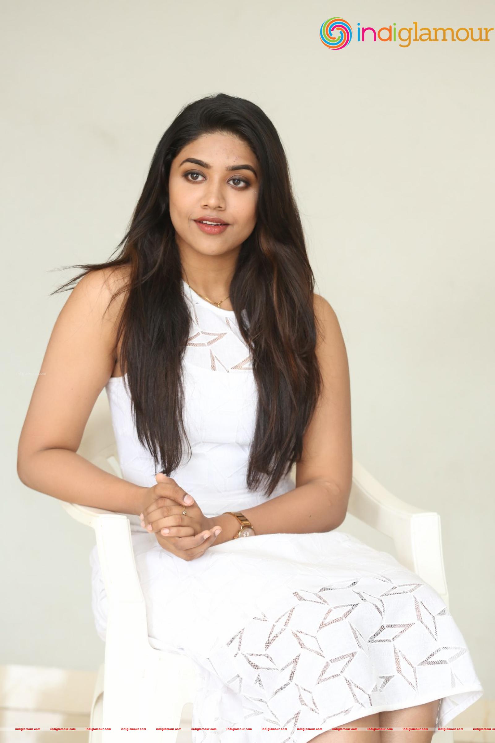 Malavika Satheesan Actress hd photo