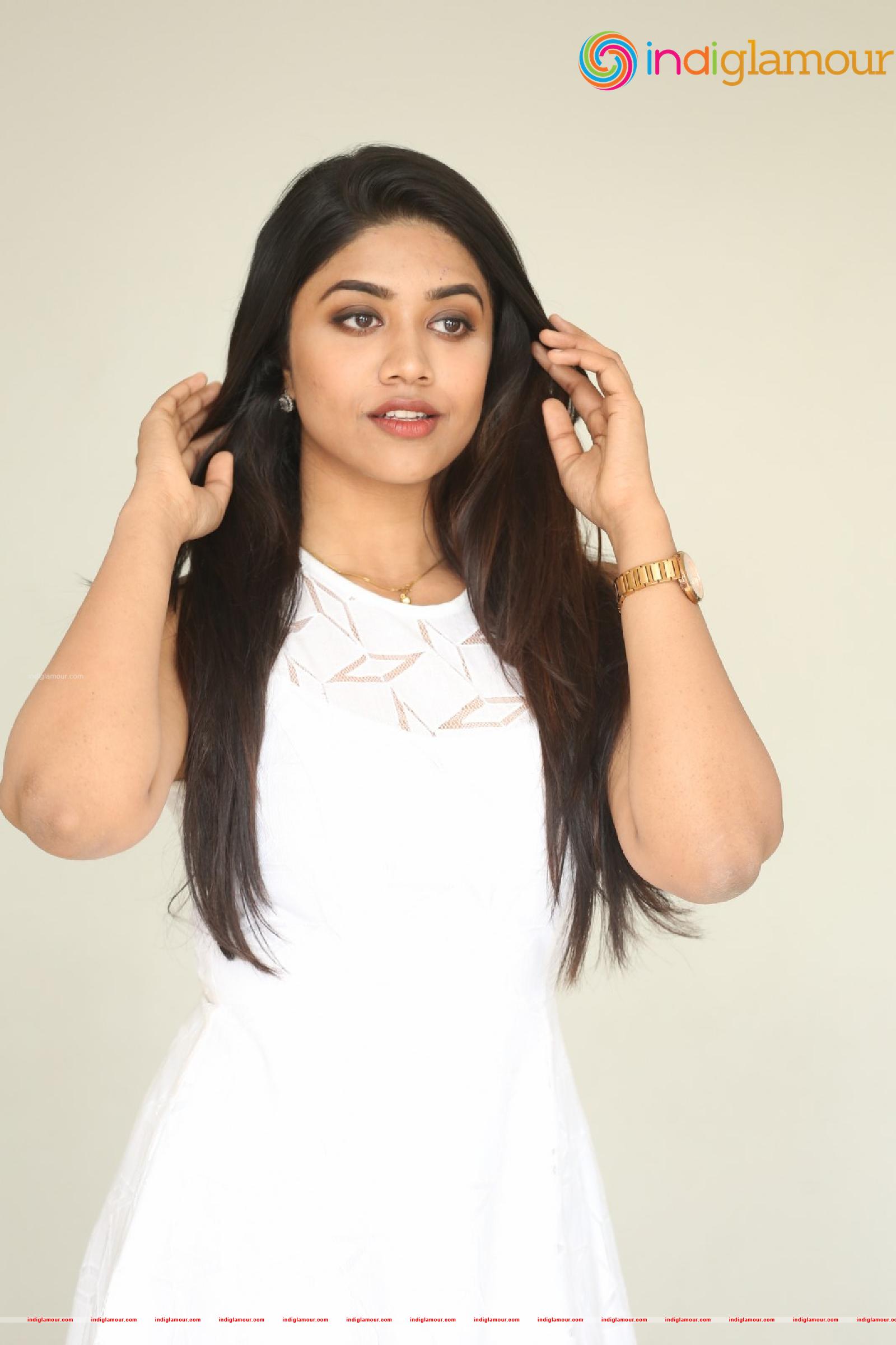 Malavika Satheesan Actress hd photo