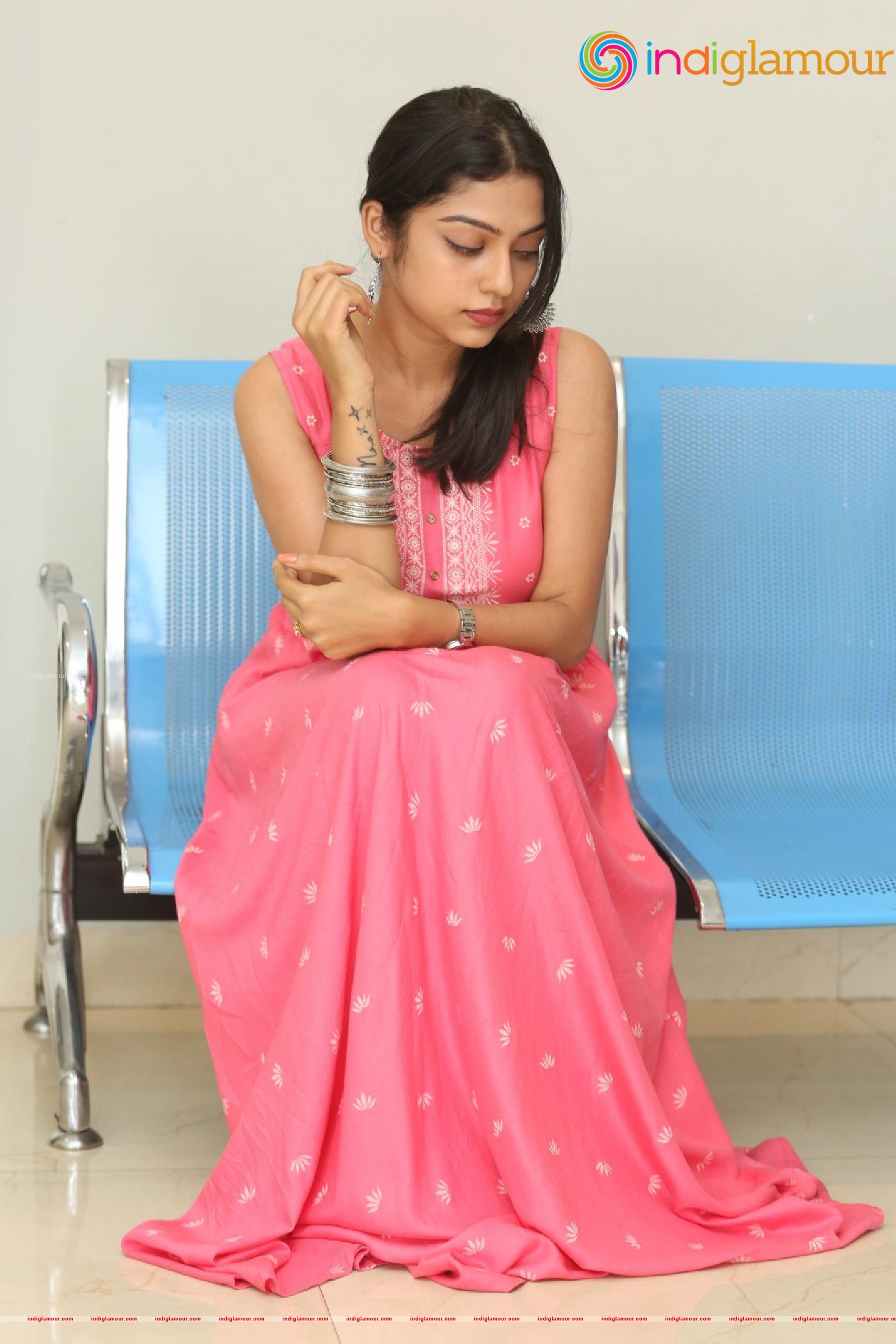 Varsha Bollamma Actress hd photo