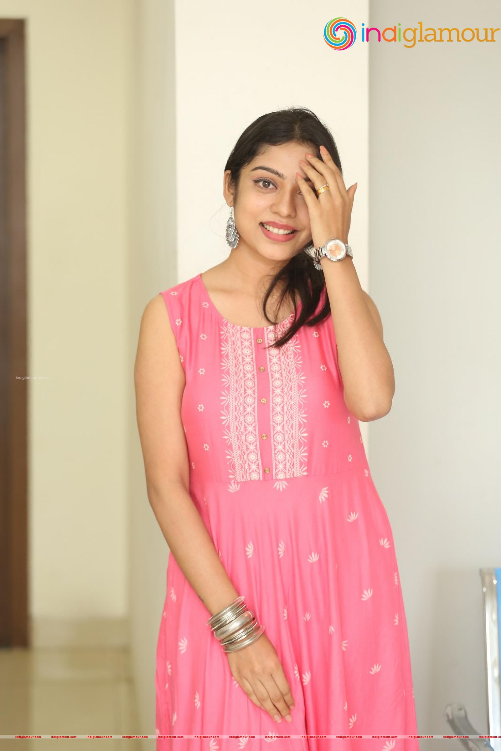 Varsha Bollamma Actress hd photo