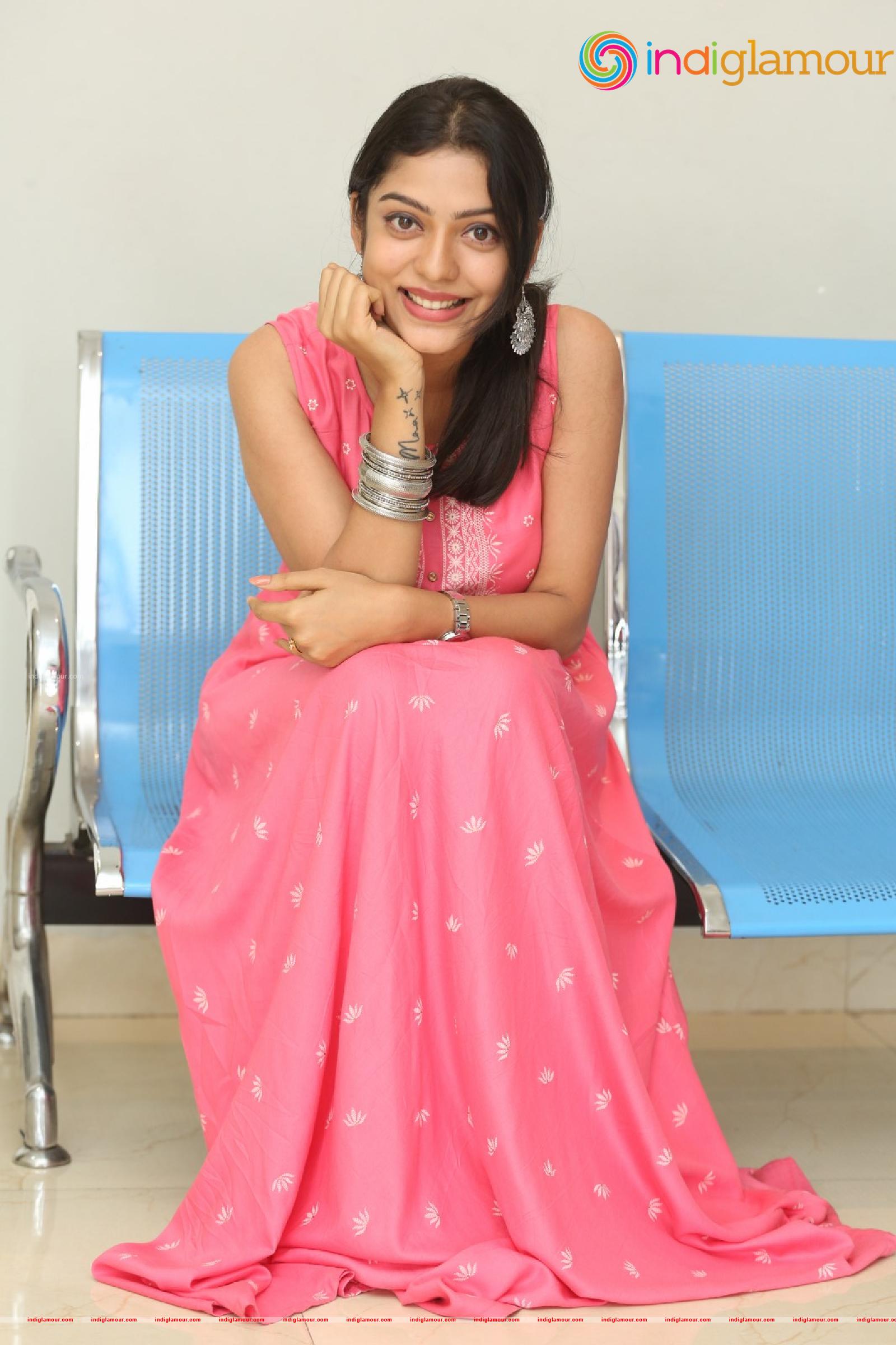 Varsha Bollamma Actress hd photo