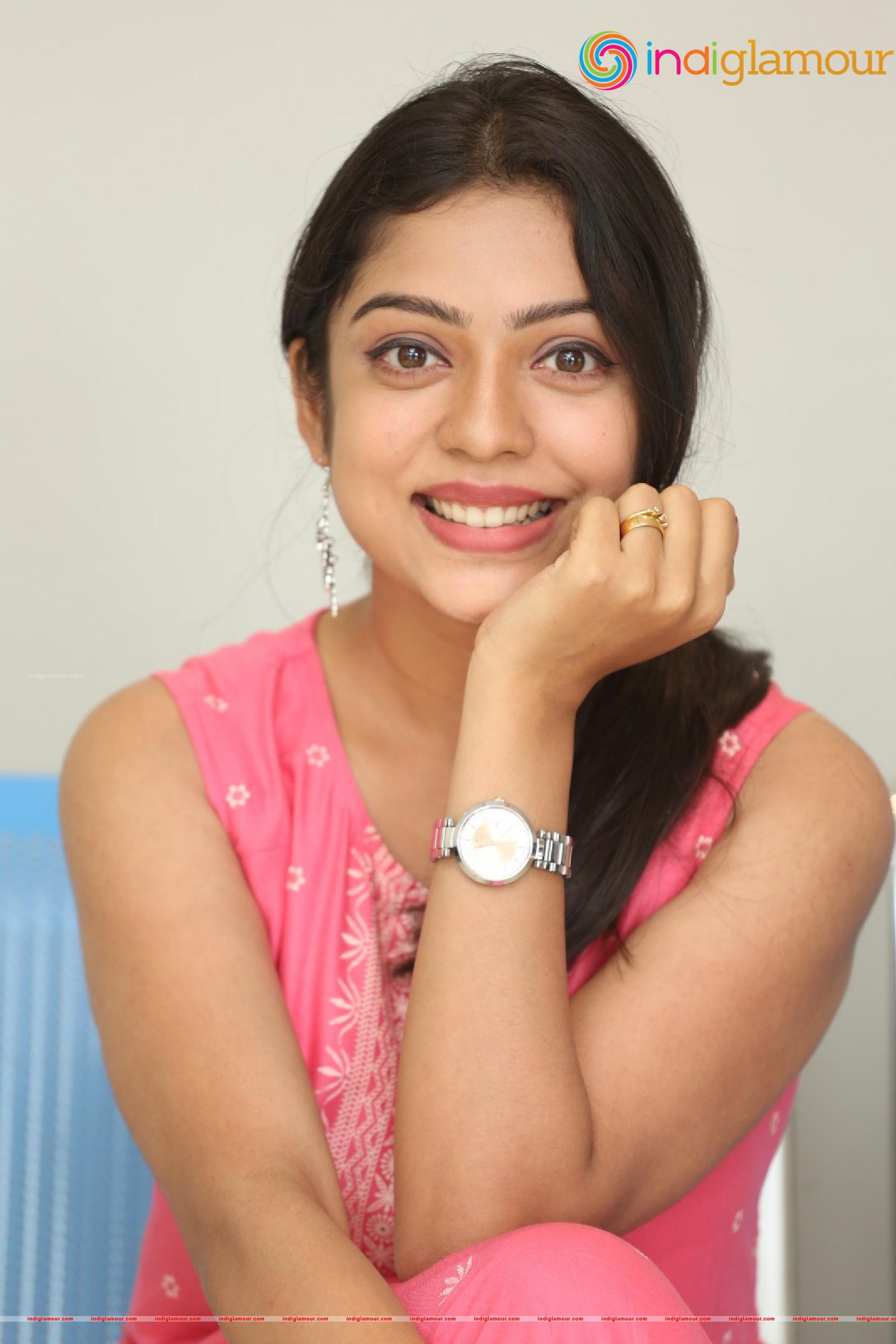Varsha Bollamma Actress hd photo