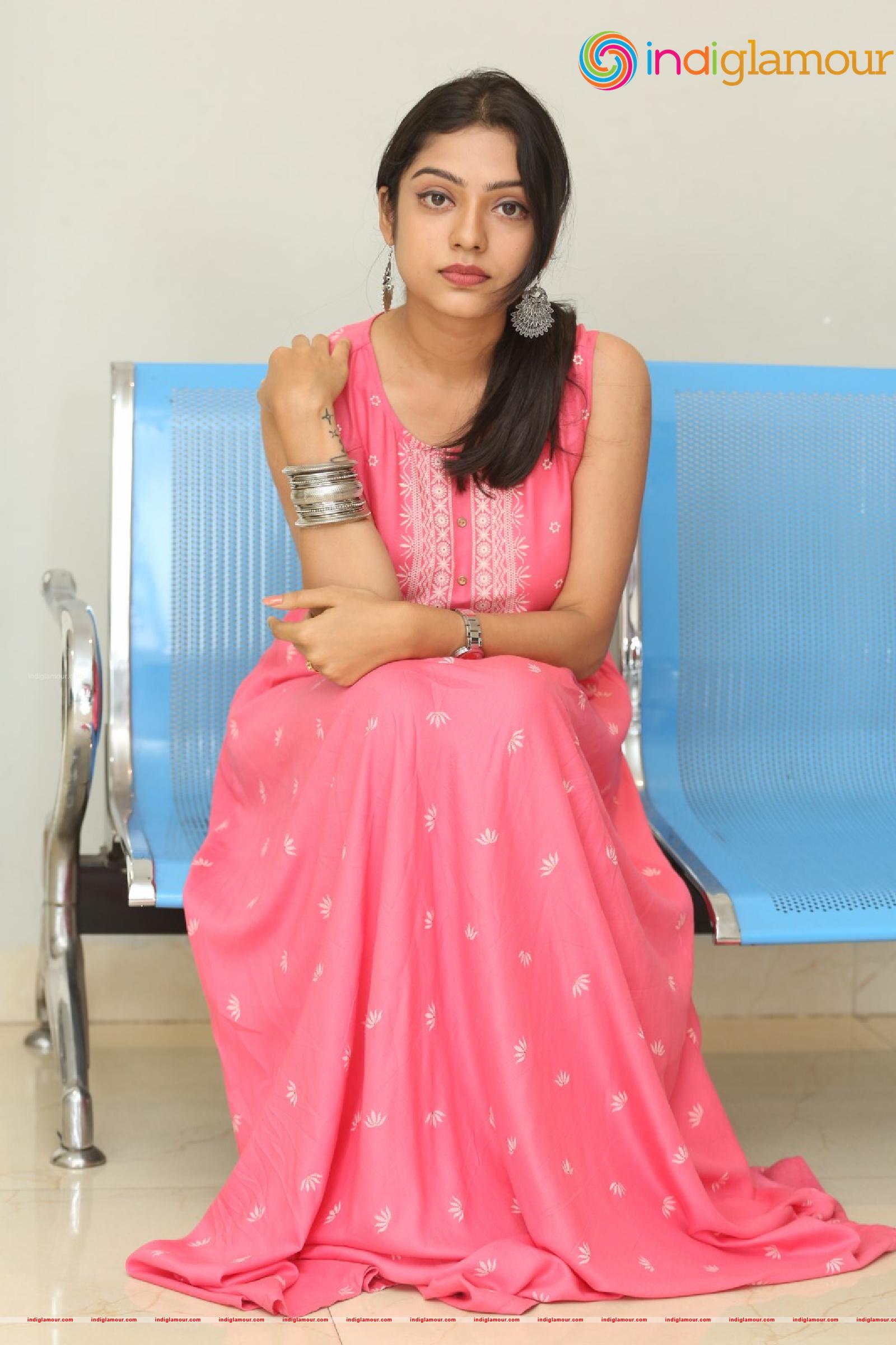 Varsha Bollamma Actress hd photo