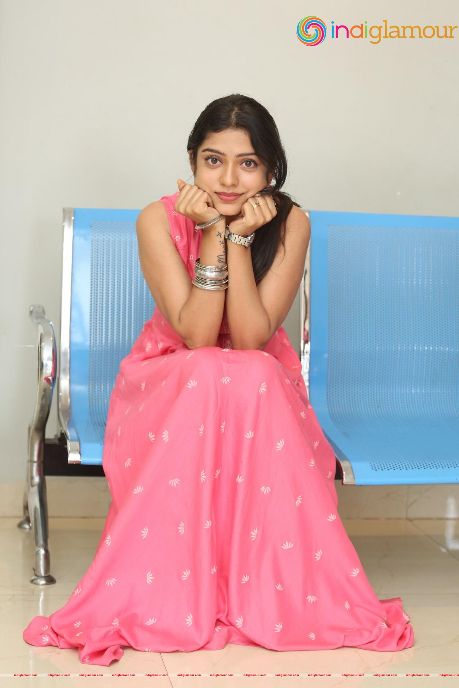 Varsha Bollamma Actress hd photo