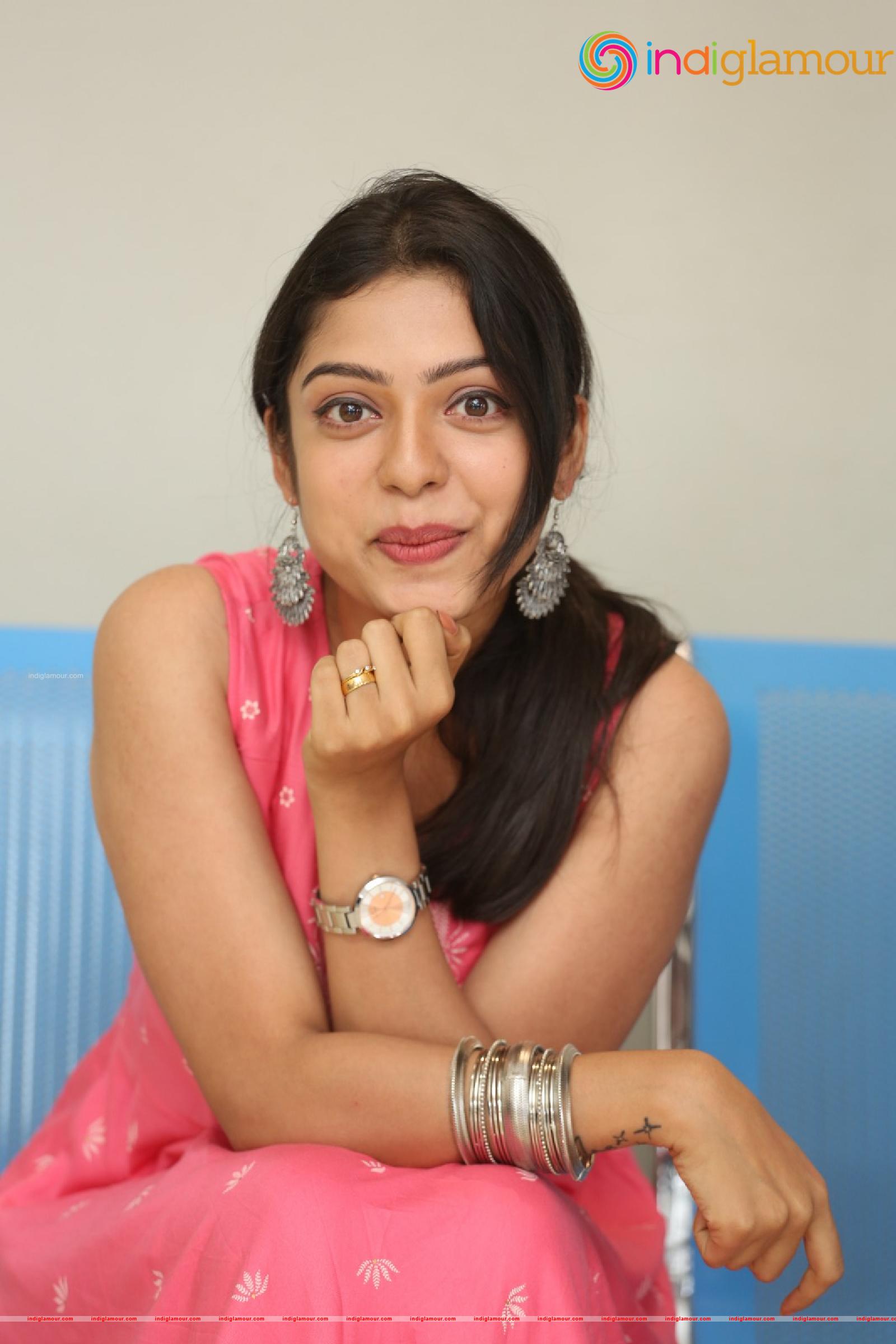Varsha Bollamma Actress hd photo