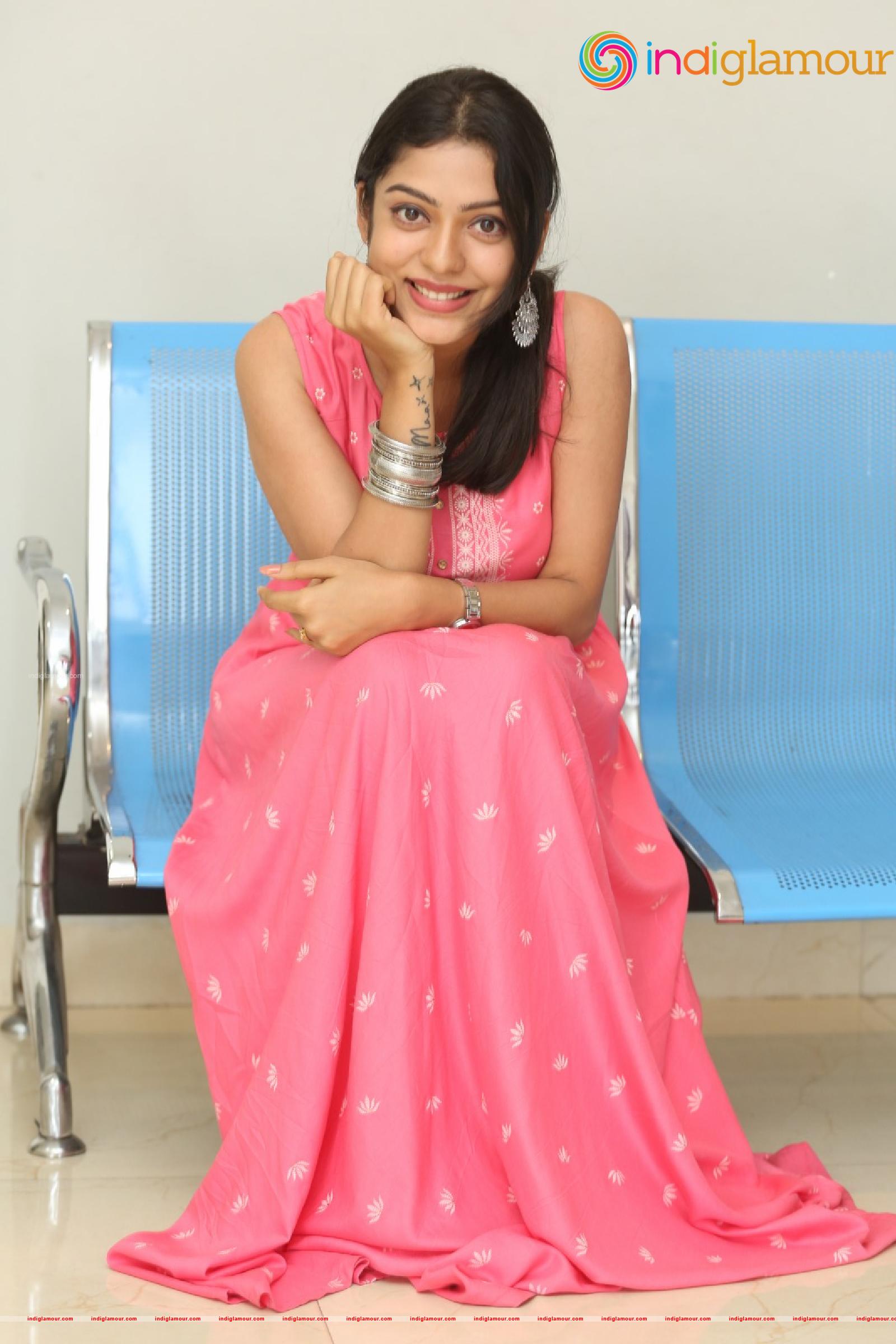 Varsha Bollamma Actress hd photo