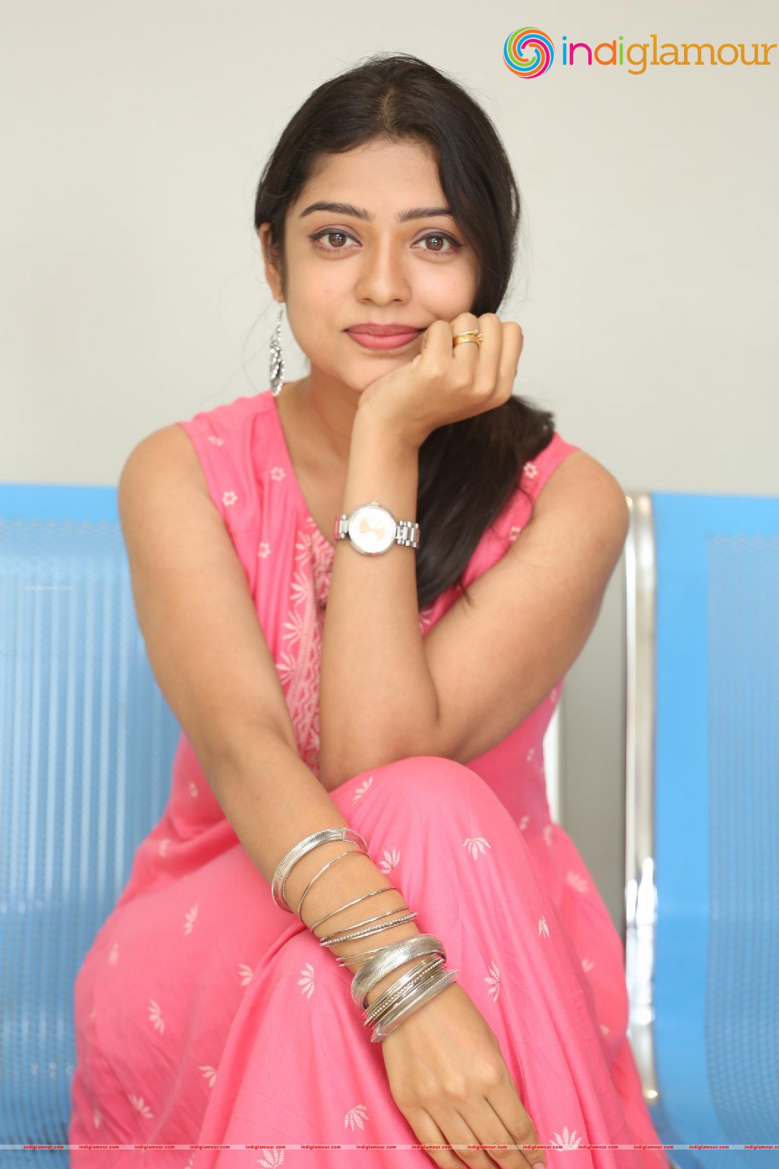 Varsha Bollamma Actress hd photo