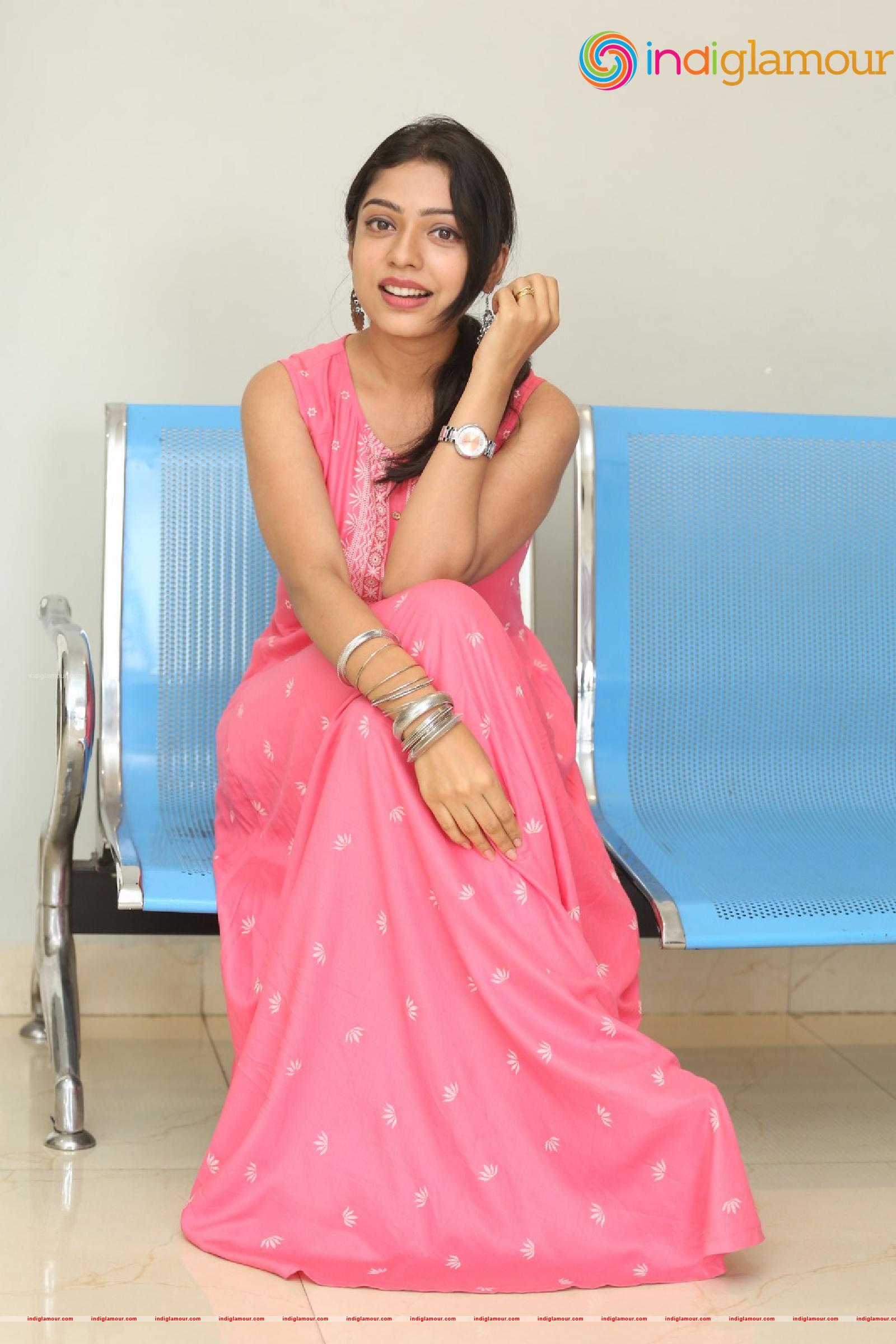 Varsha Bollamma Actress hd photo