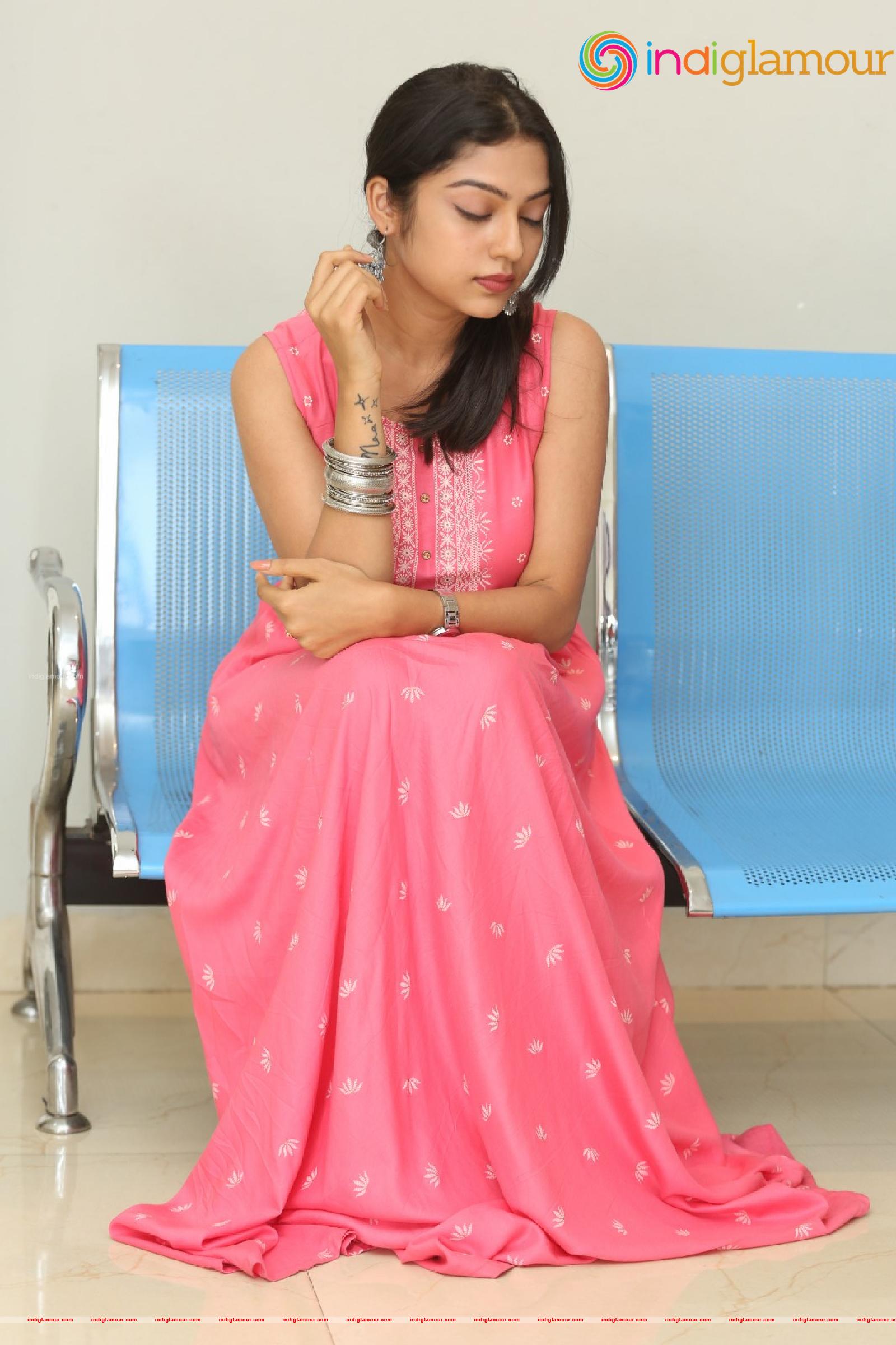 Varsha Bollamma Actress hd photo