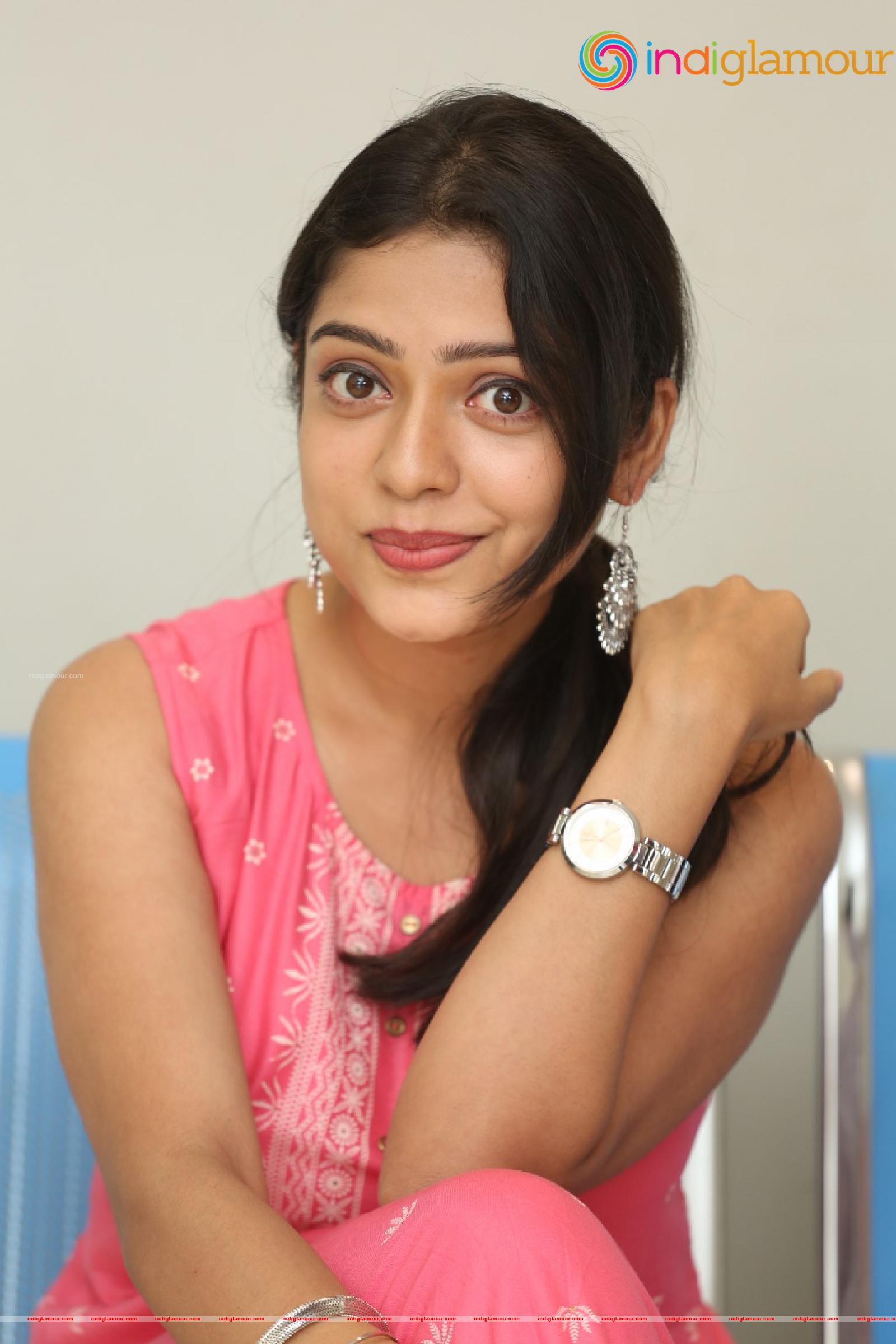 Varsha Bollamma Actress hd photo