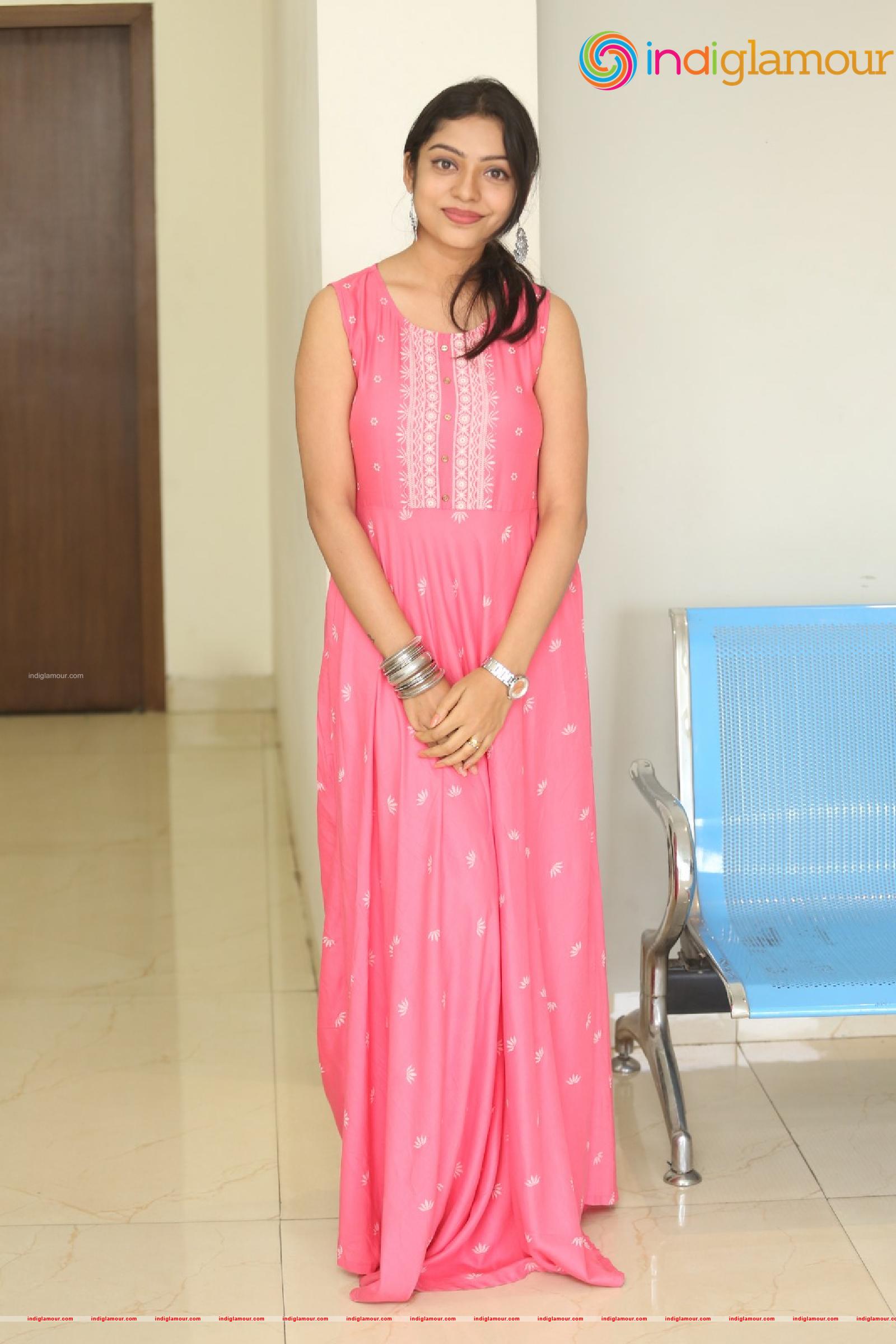 Varsha Bollamma Actress hd photo