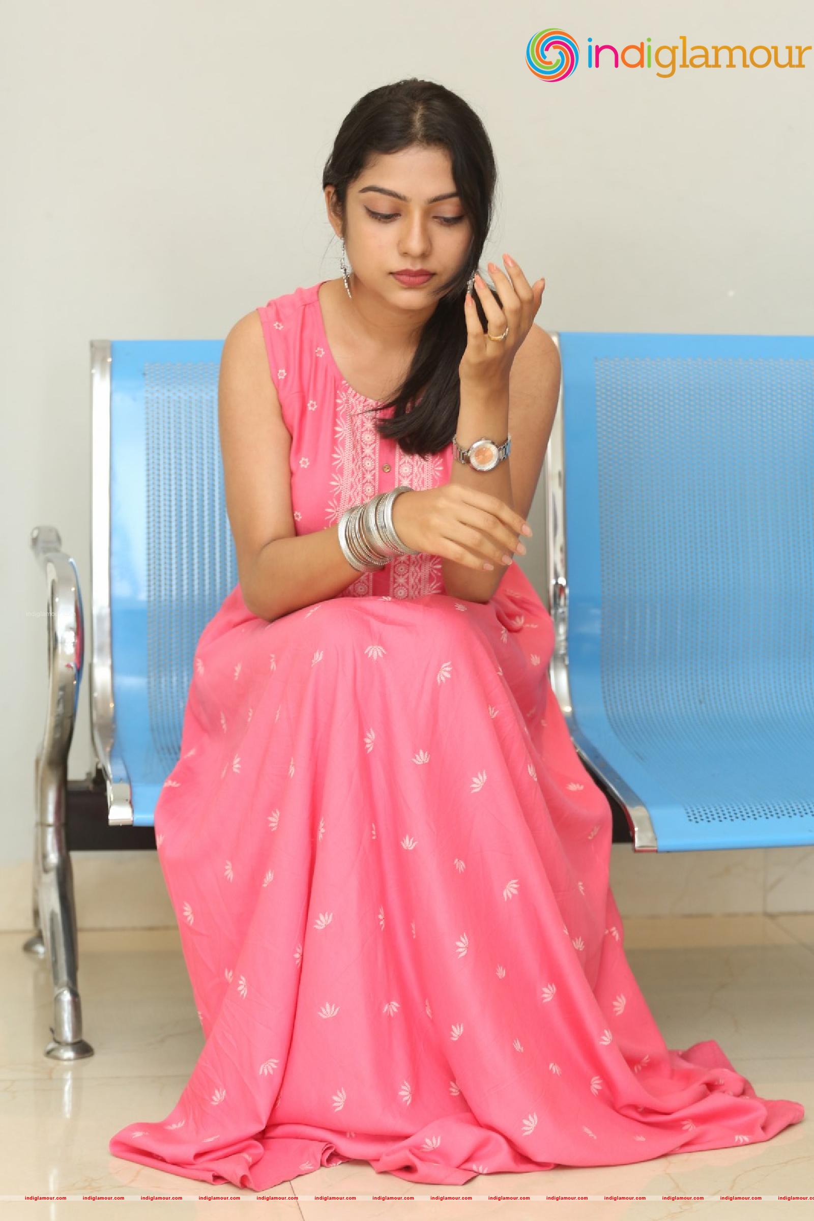 Varsha Bollamma Actress hd photo