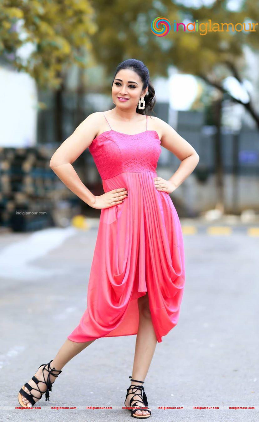 Bhanu Sri Actress hd photo