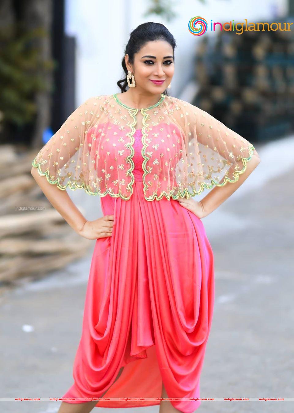 Bhanu Sri Actress hd photo